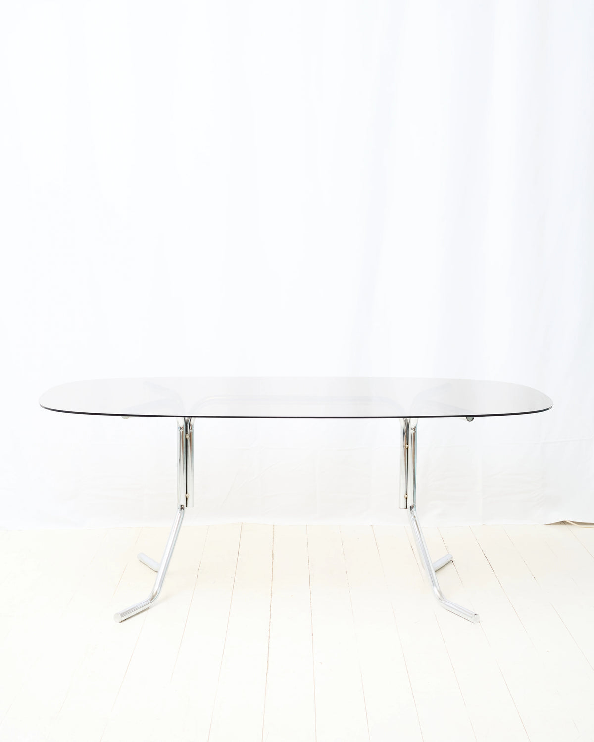 Table à manger avec piètement tubulaire en chrome, 1970s