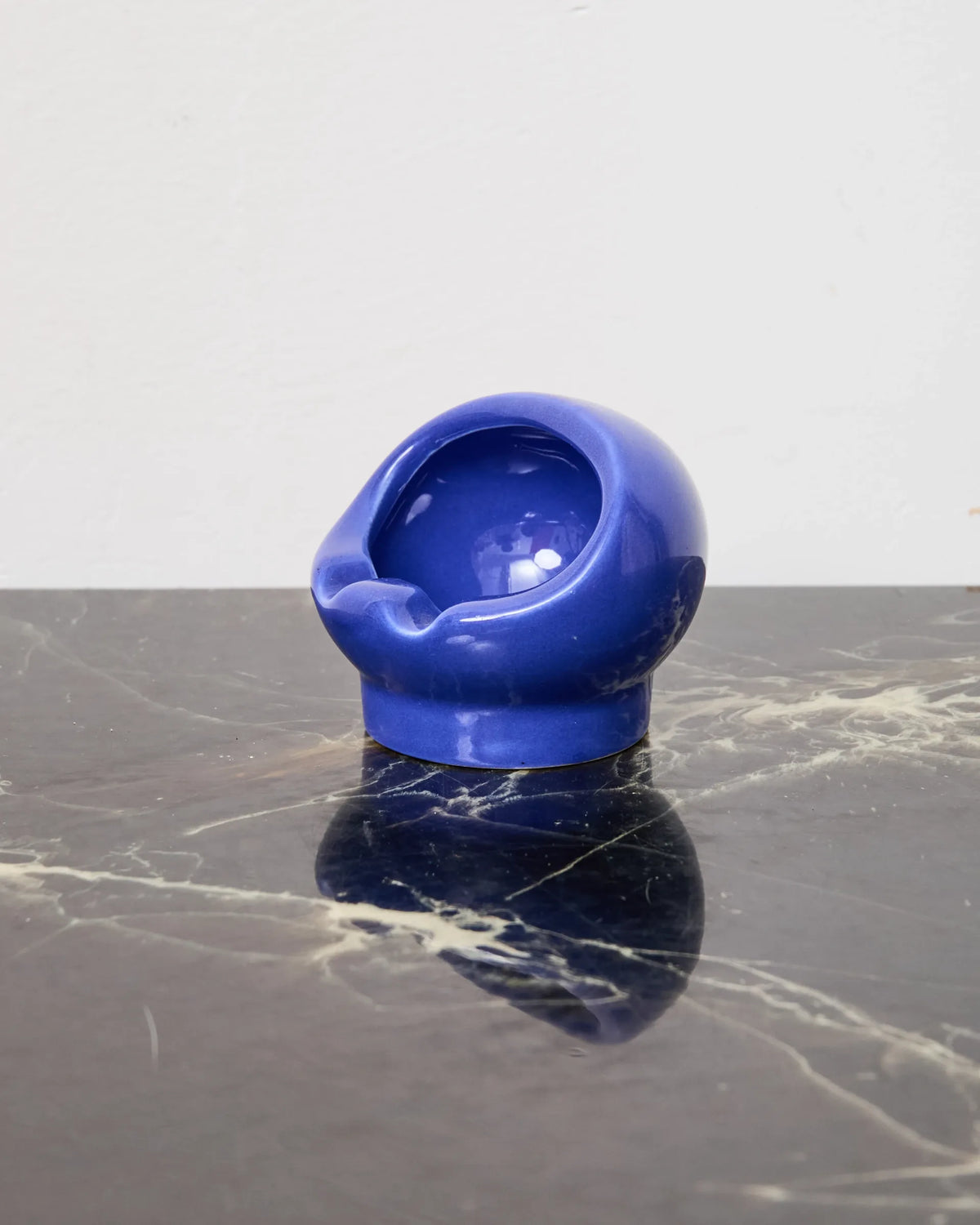 Blue ceramic ashtray, attr. Gabbianelli, 1970s