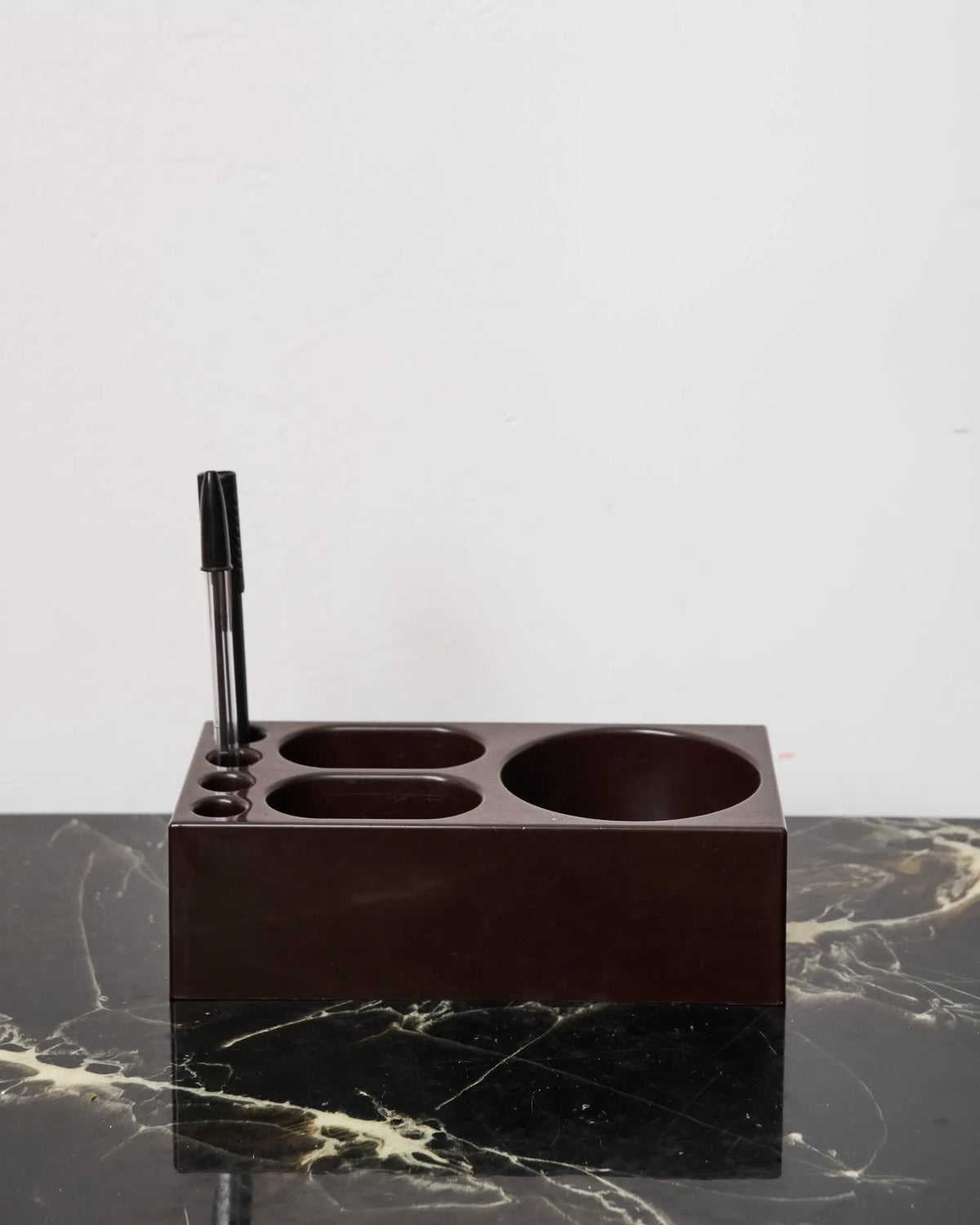 Organisateur de bureau marron, France, 1970s