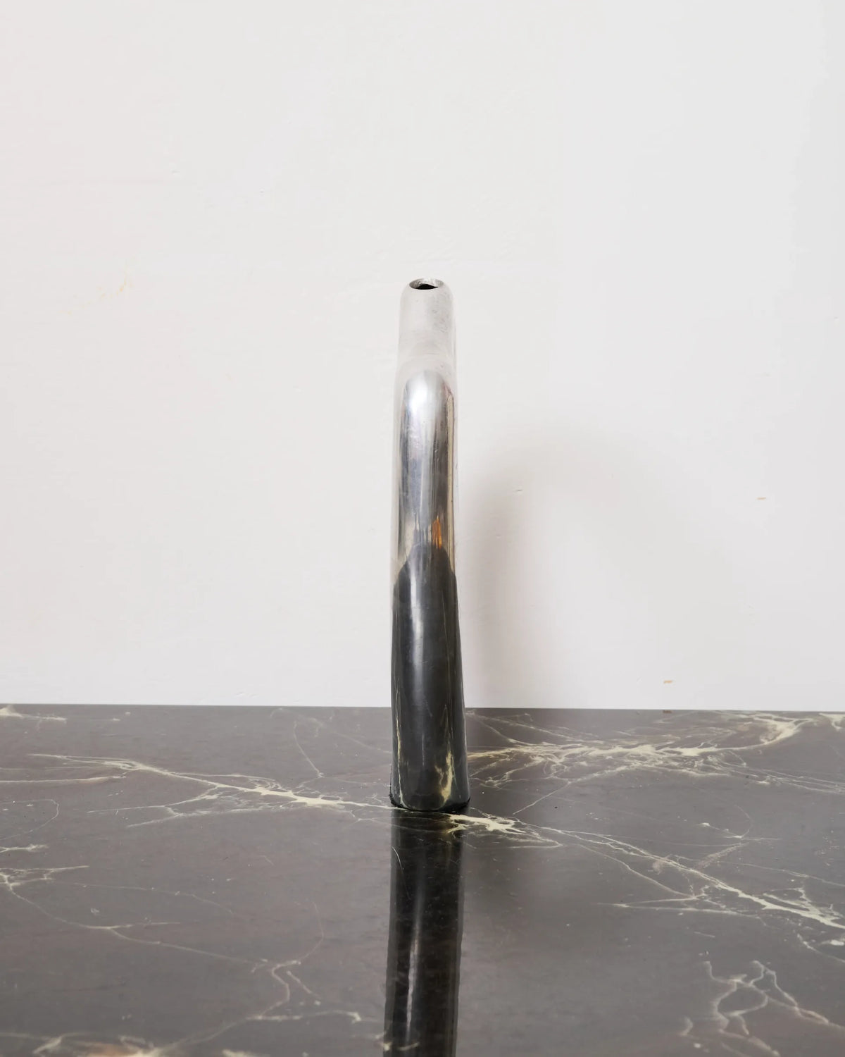 Vase "Halo" en fonte d'aluminium forme libre, 1970s