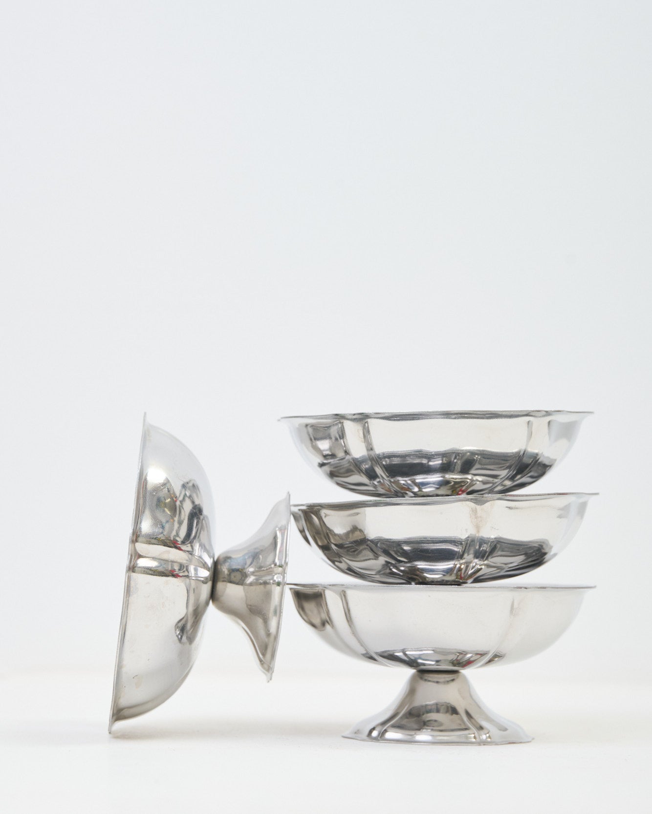 Coupes à dessert dentelées (4), Guy Degrenne, 1980s vintage – Eccho Studio