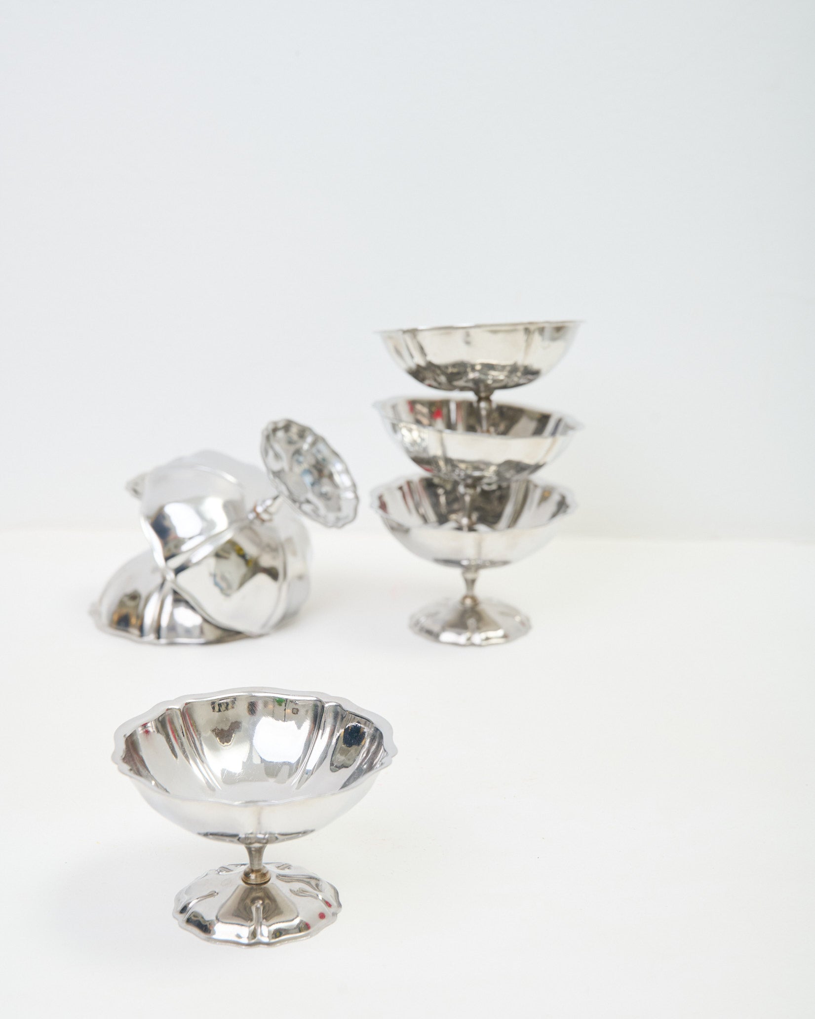 Coupes à dessert dentelées avec pied, 1970s
