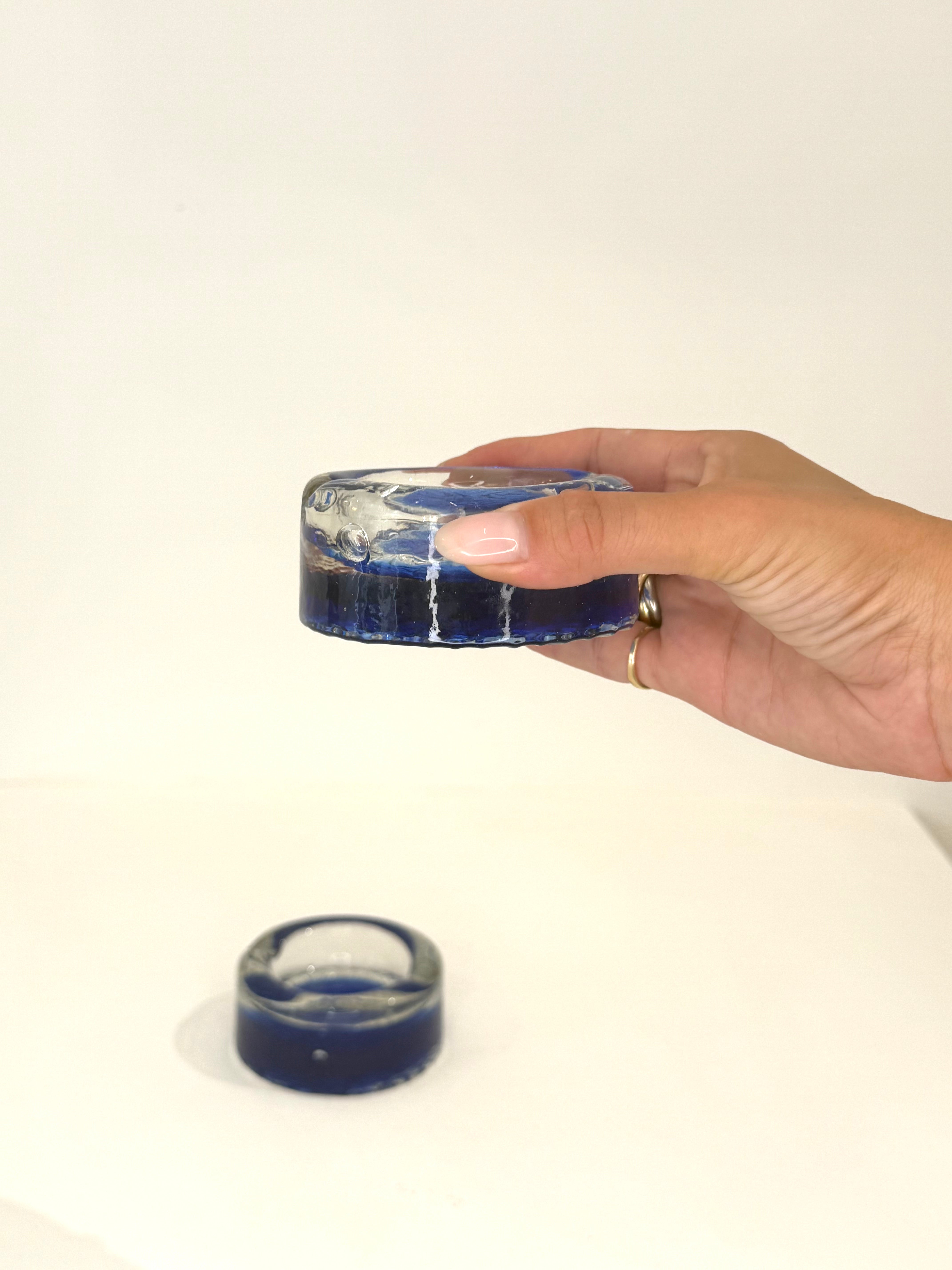 Cendrier rond, verre de Murano bleu, 1970s