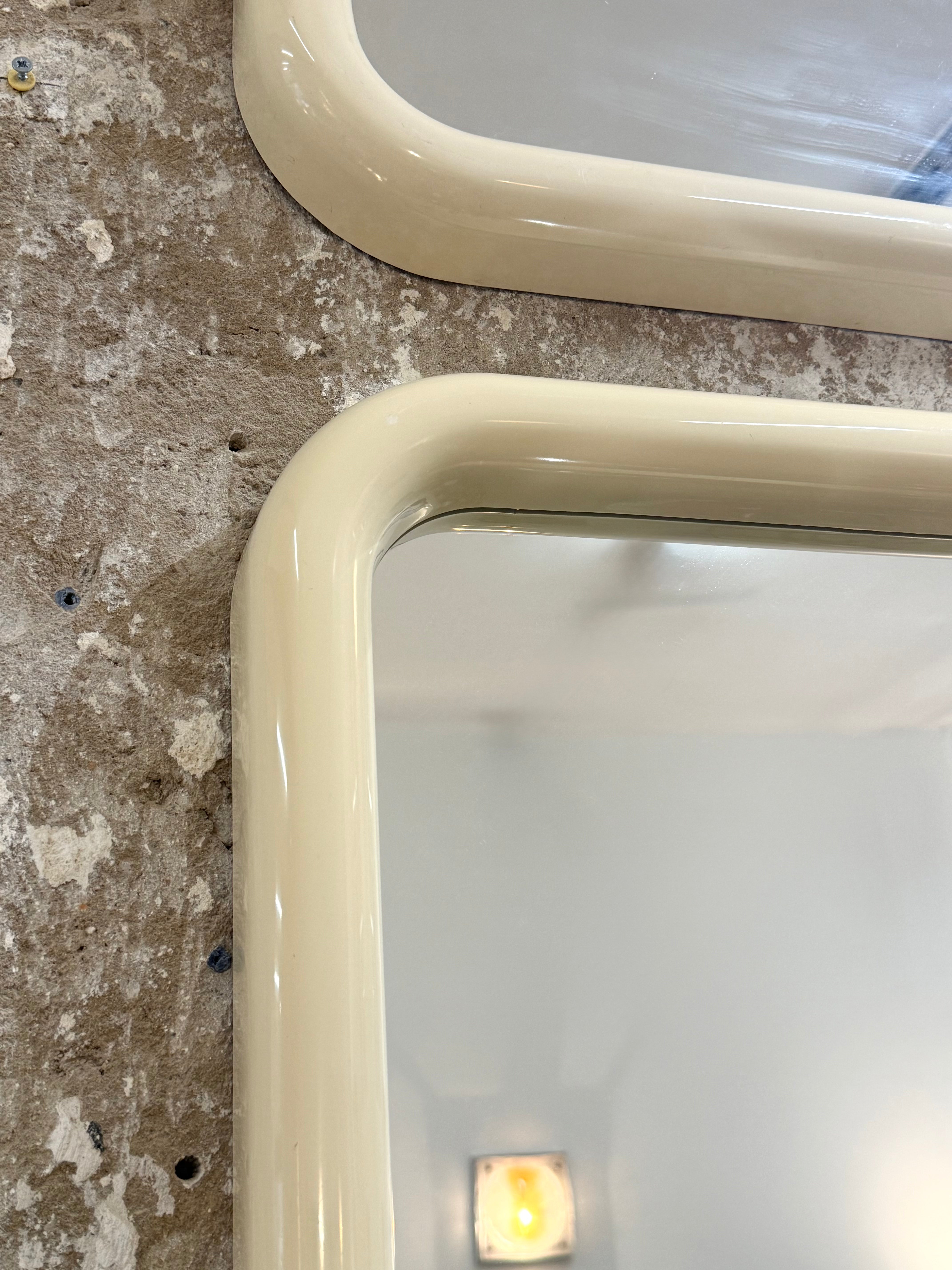 Miroir Space age crème, Italie, 1970-1980