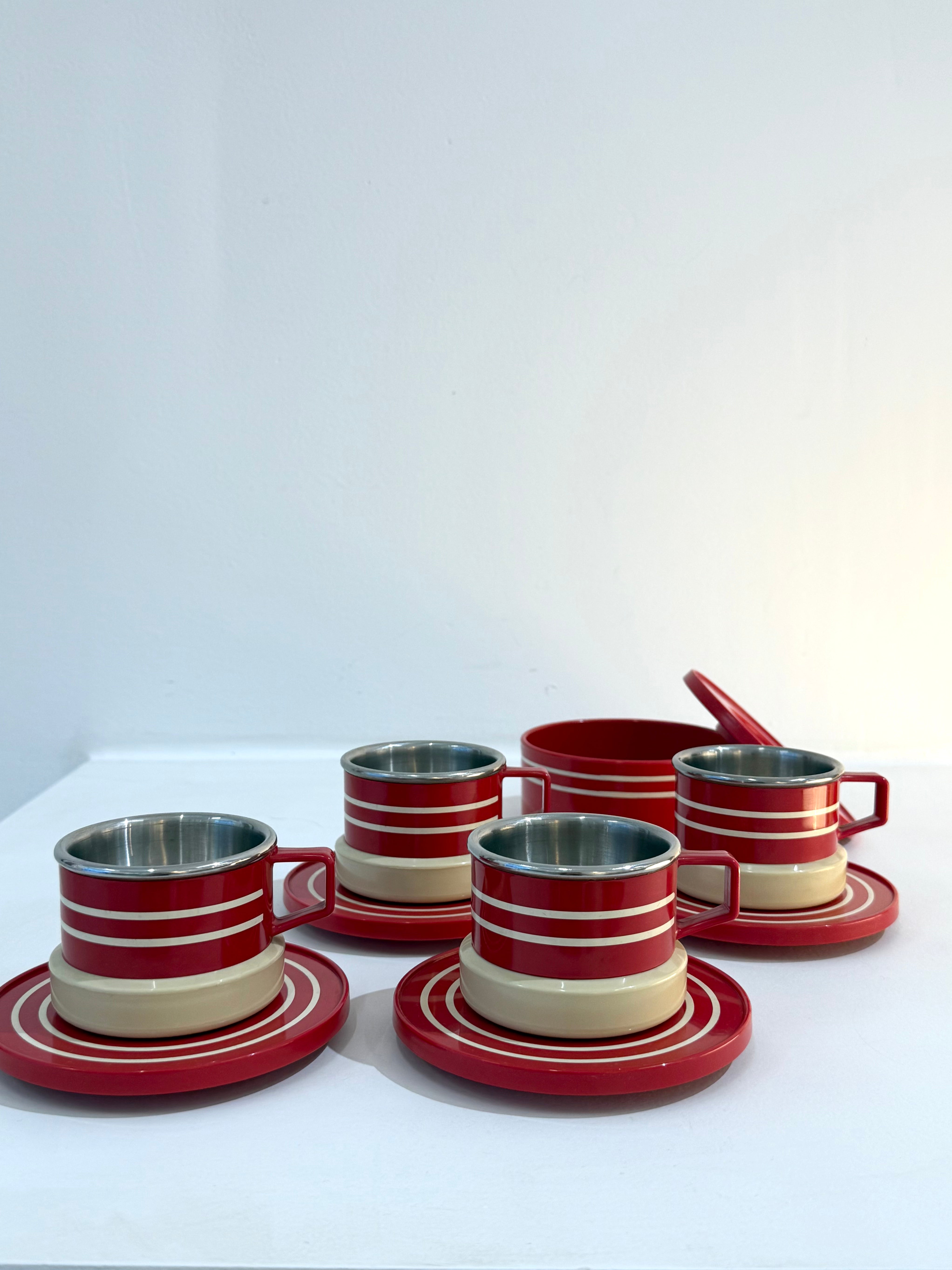 Service à café rouge et crème, 4 tasses et une sucrière, Inoxpran, 1970s