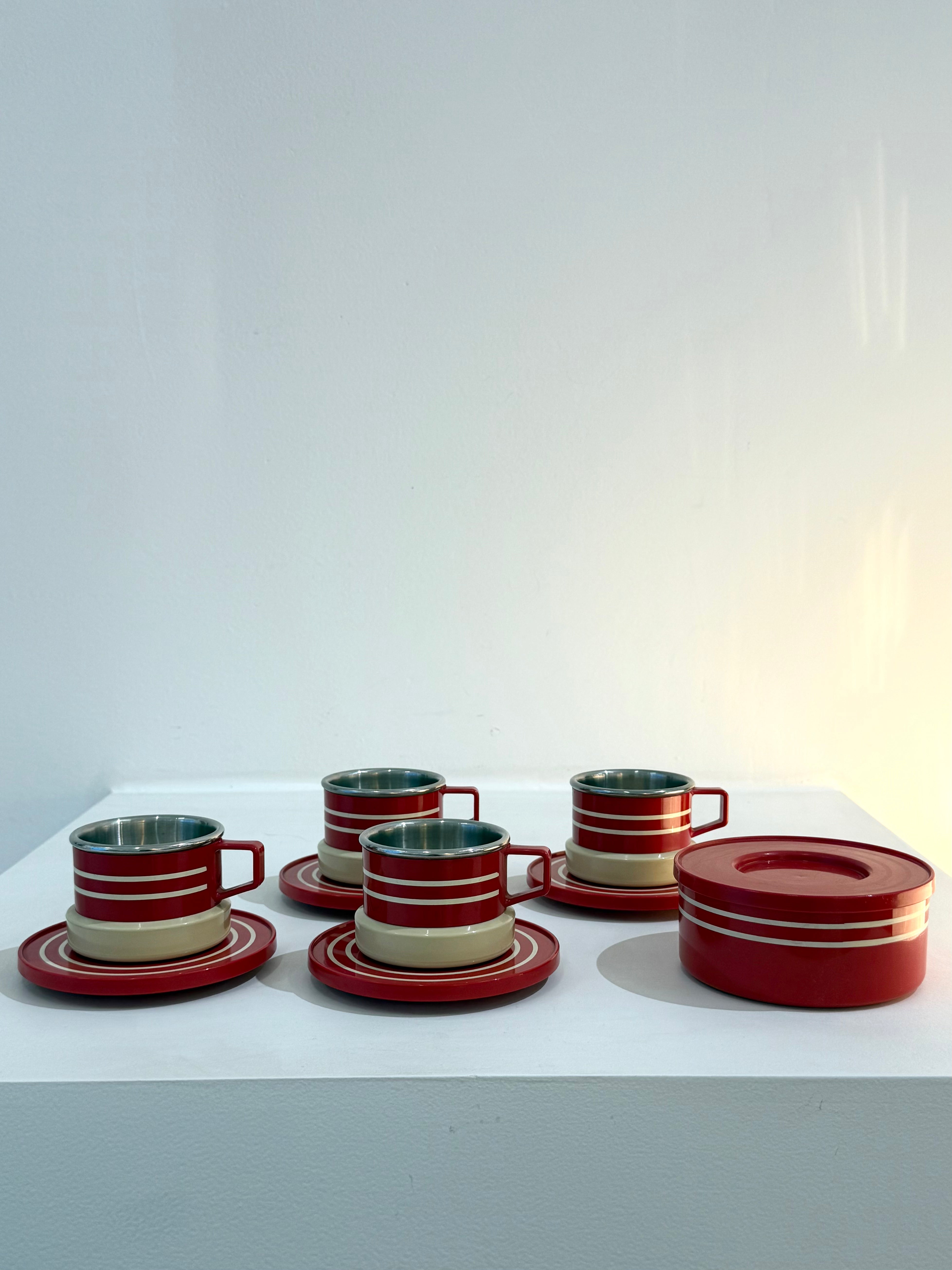 Service à café rouge et crème, 4 tasses et une sucrière, Inoxpran, 1970s