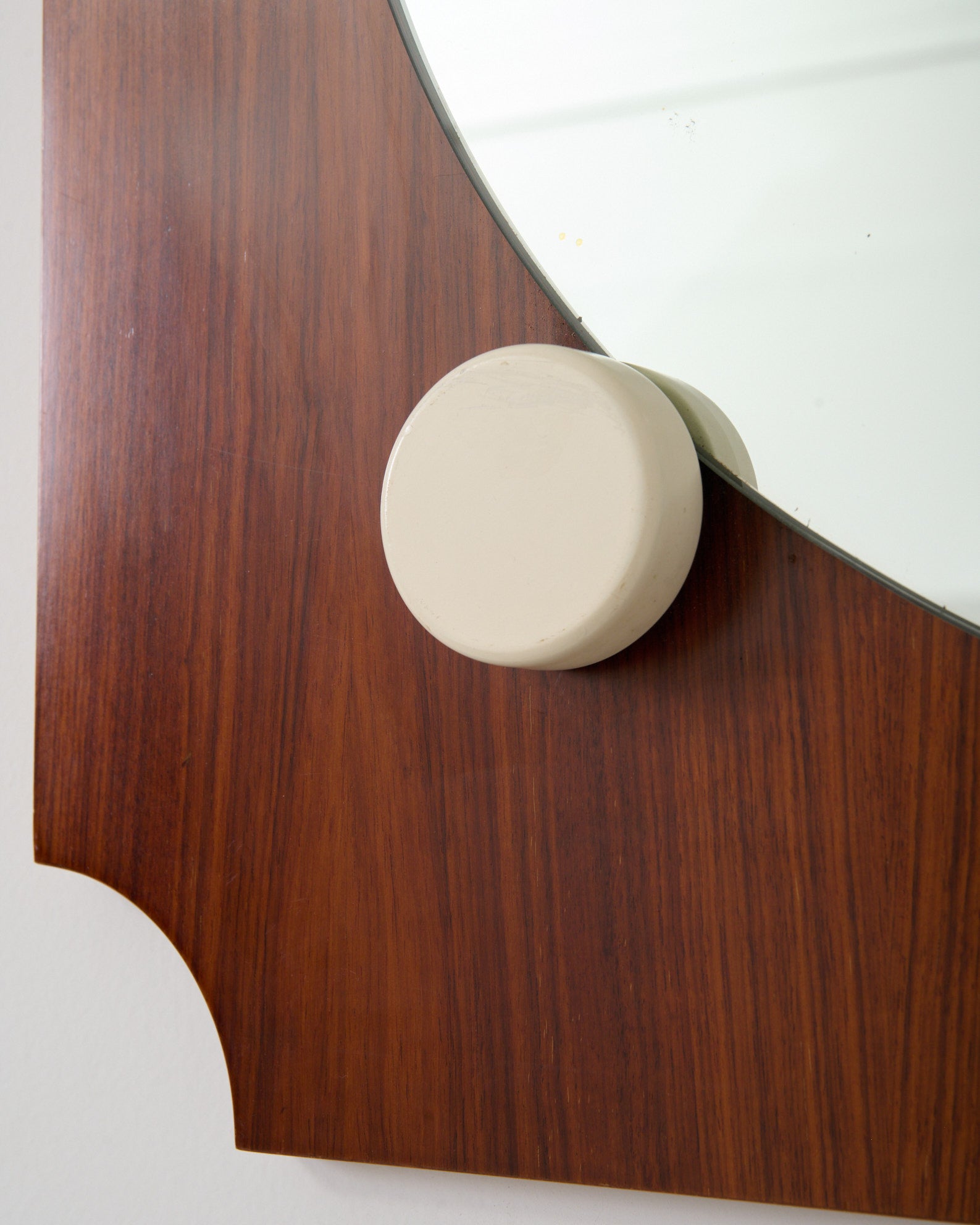 Miroir rond sur structure en teck, 1970s