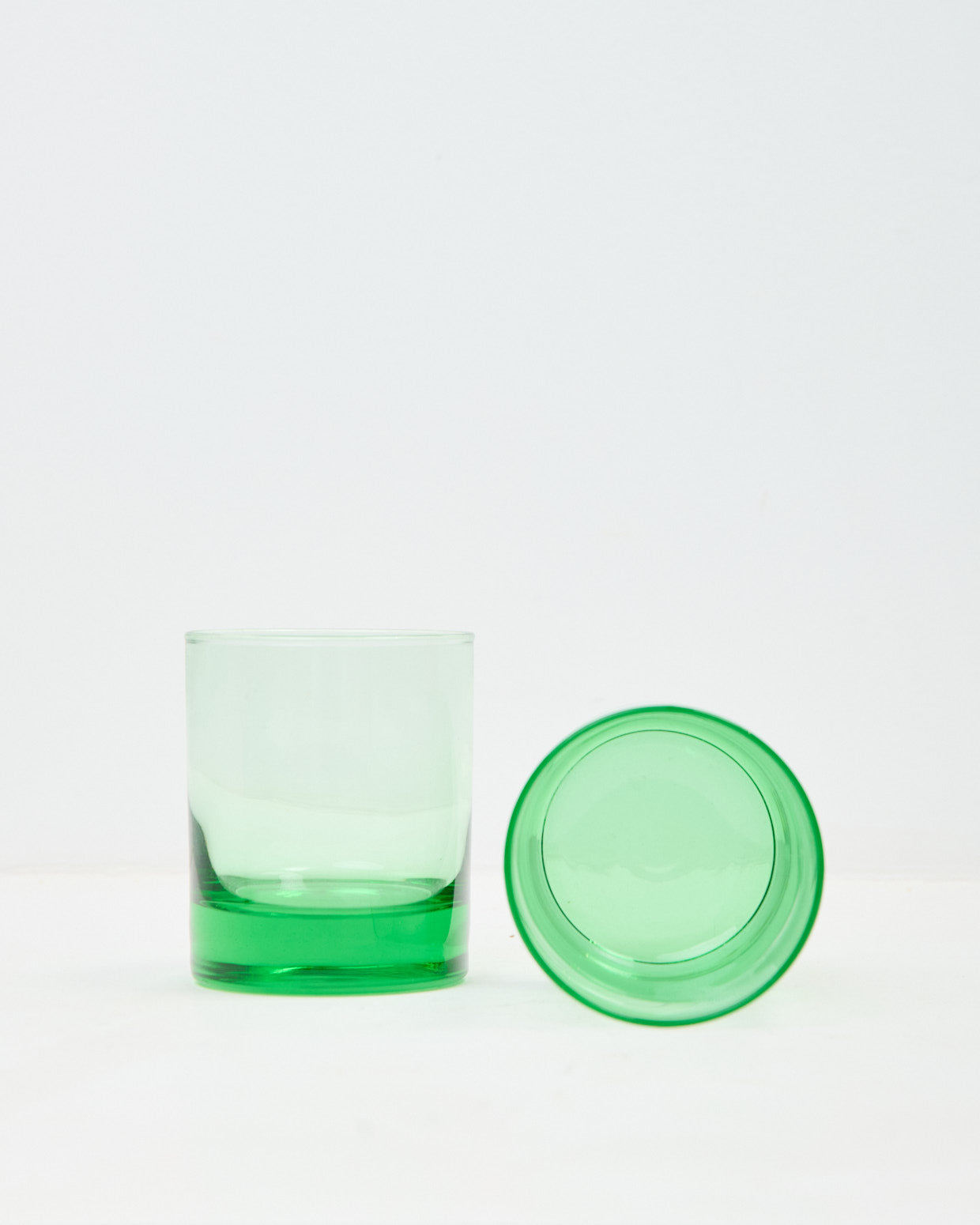 Verres à eau verts