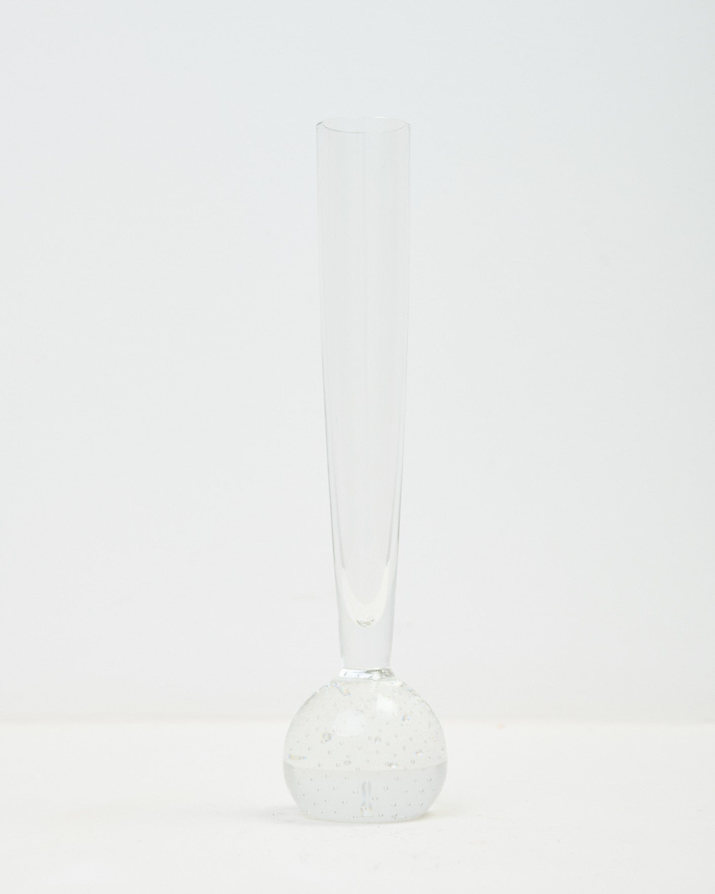 Vase avec pied boule, 1970s