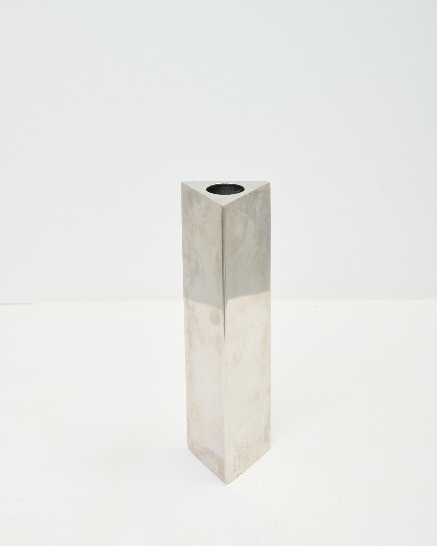 Vase triangle chrome, 1970