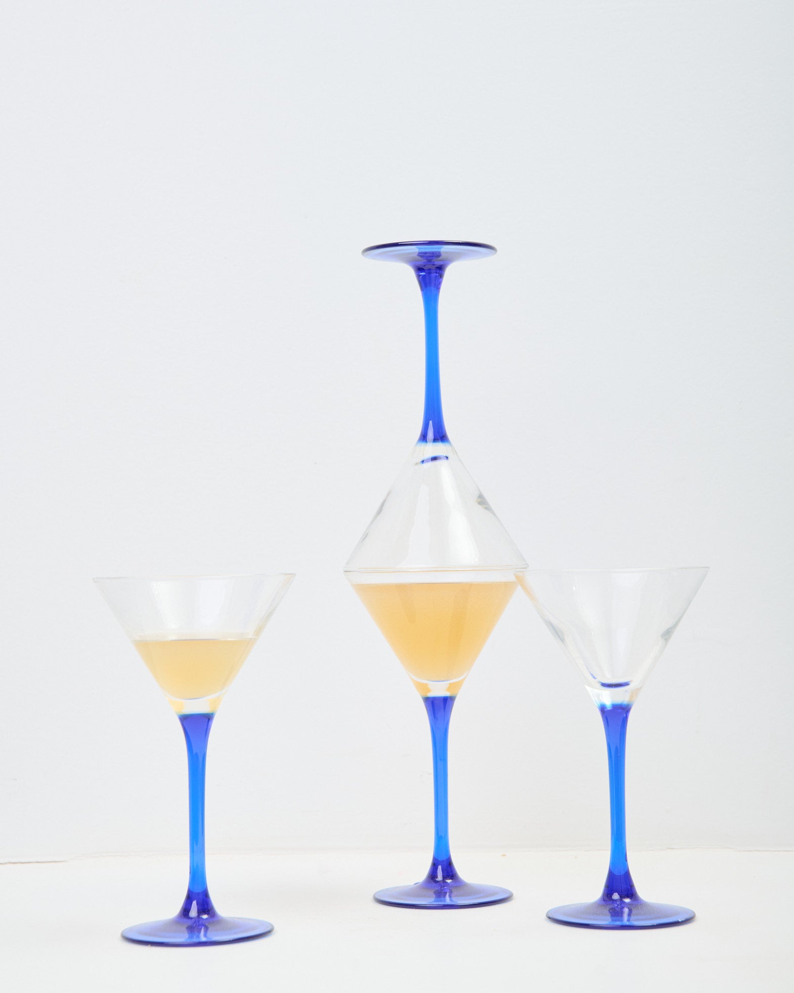 Verres conique à pieds bleus, 1980s