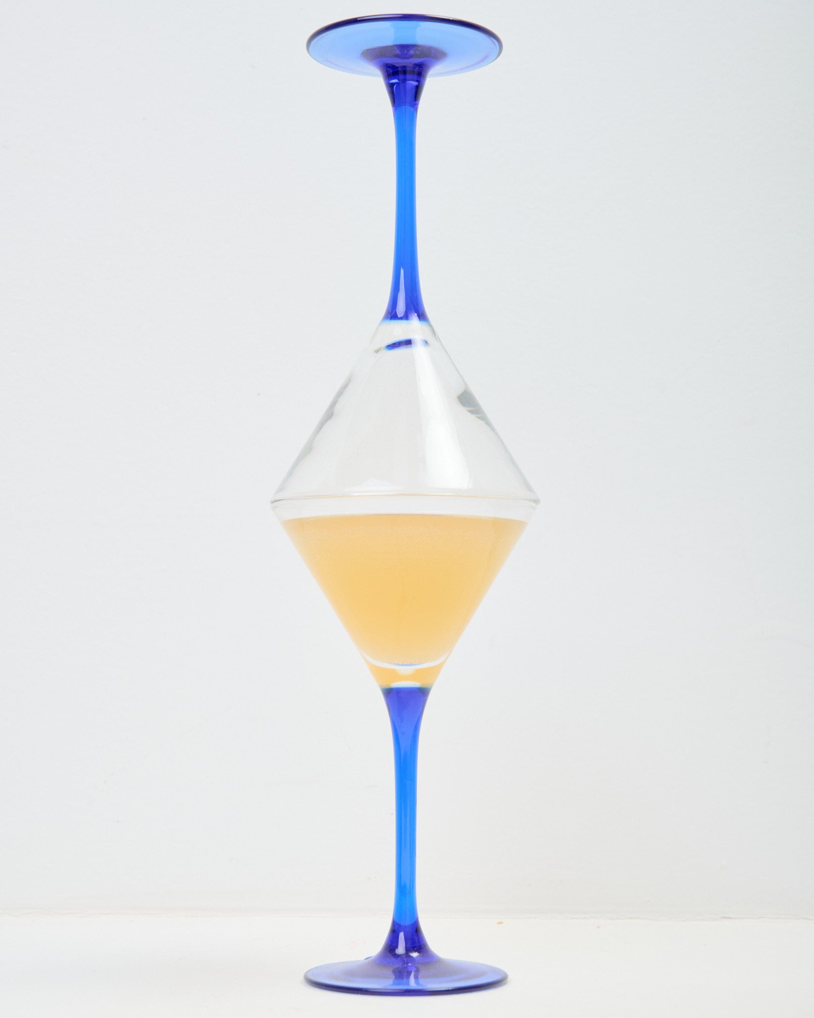 Verres conique à pieds bleus, 1980s