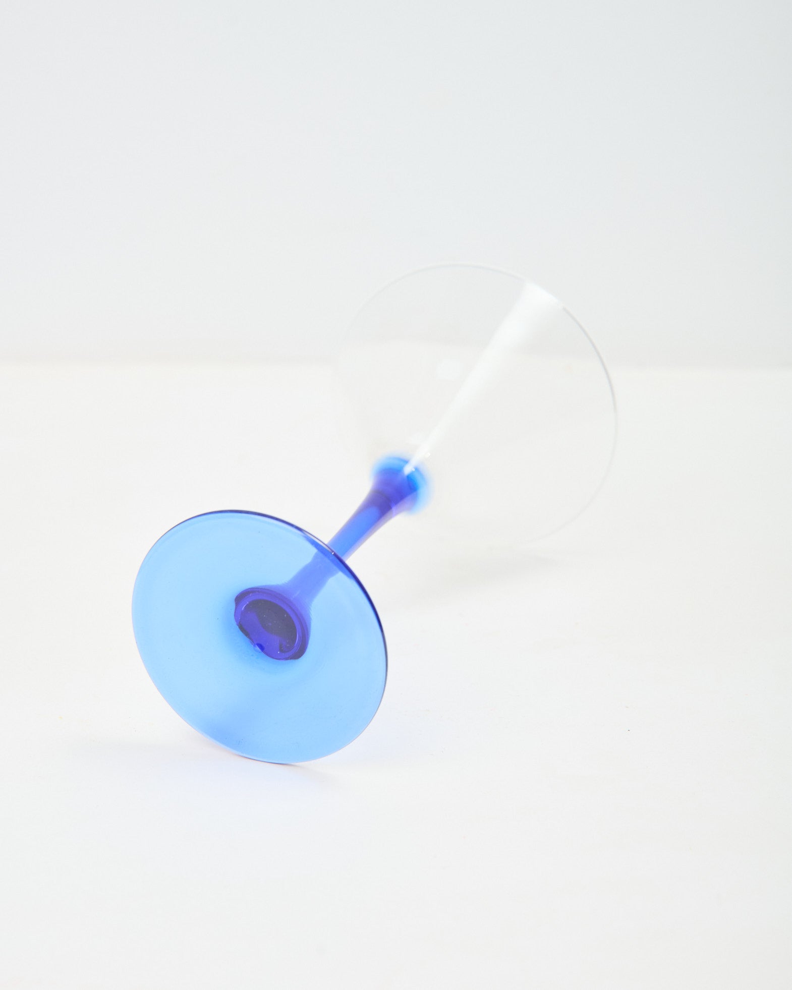 Verres conique à pieds bleus, 1980s