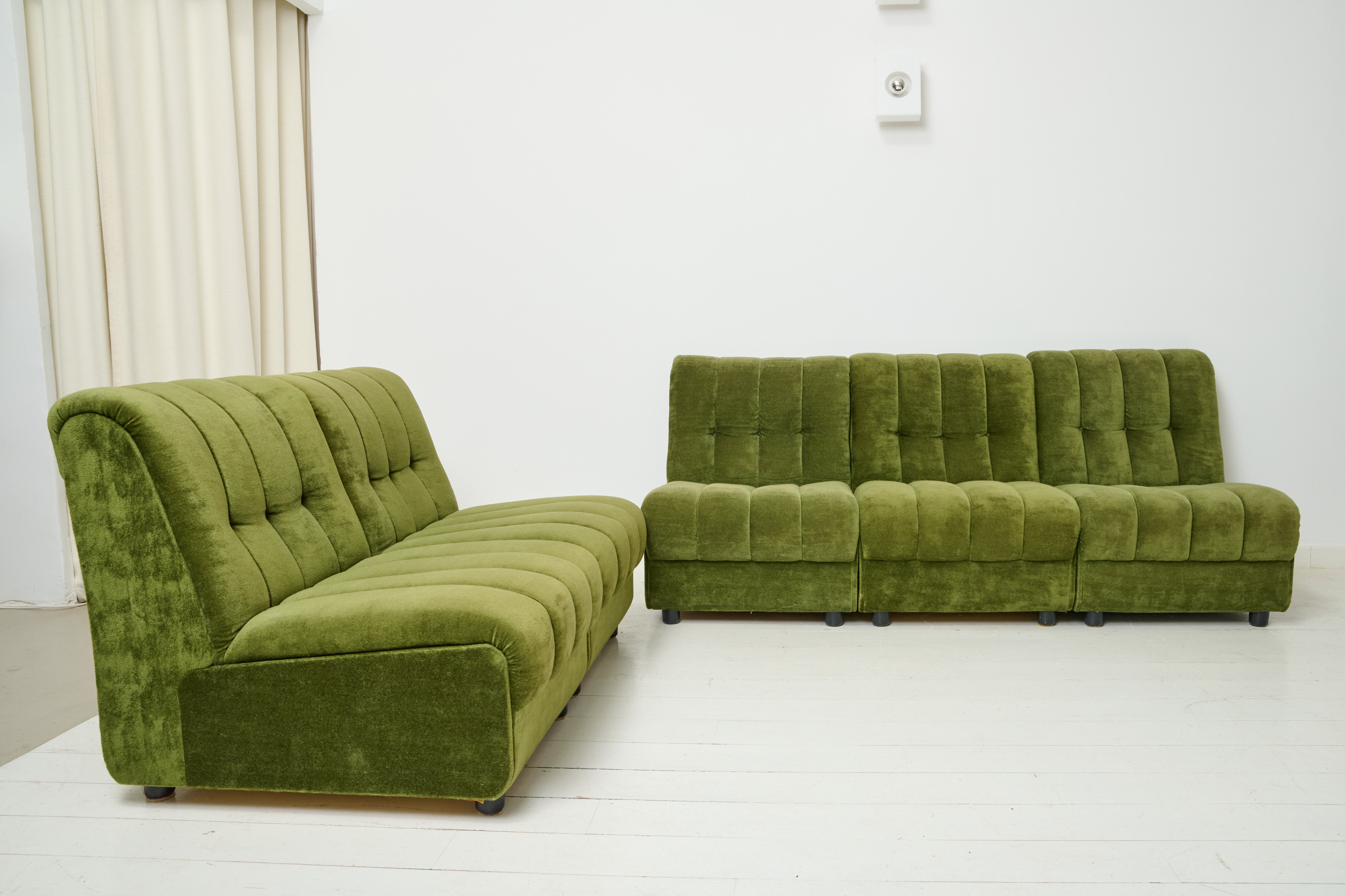 Chauffeuse ou canapé modulable en velours vert, 1970s