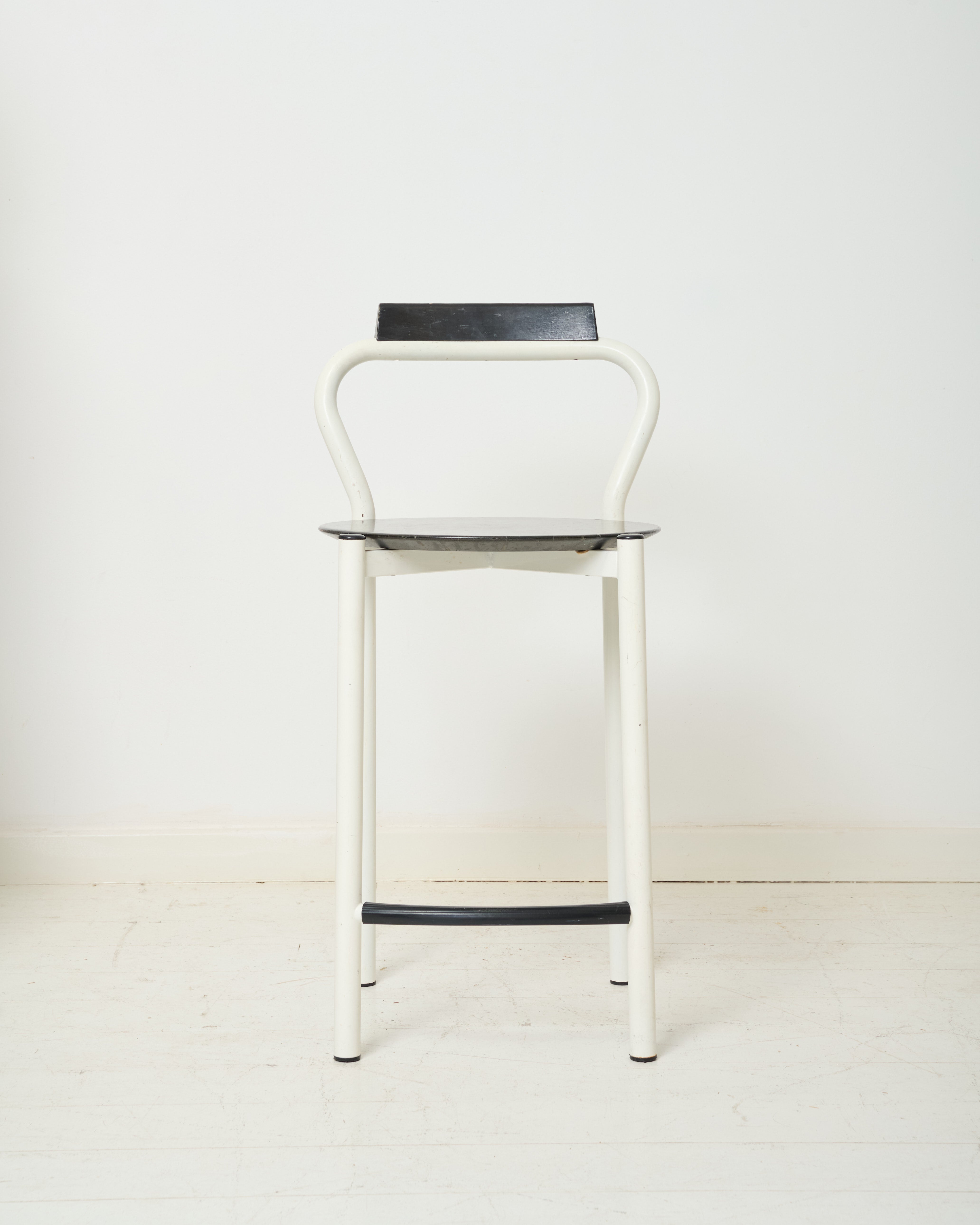 Duo de chaises hautes post-moderne, 1980s