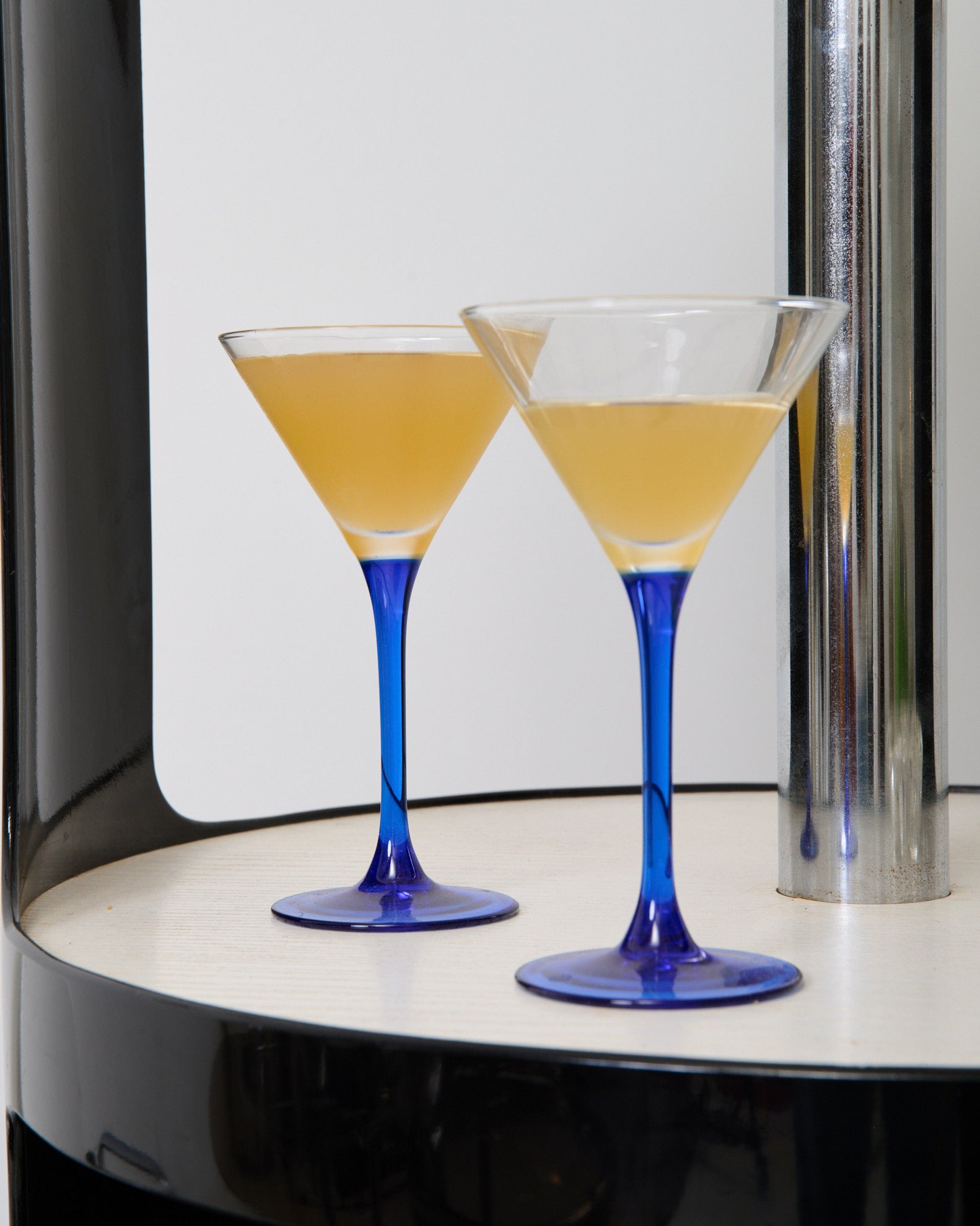 Verres conique à pieds bleus, 1980s