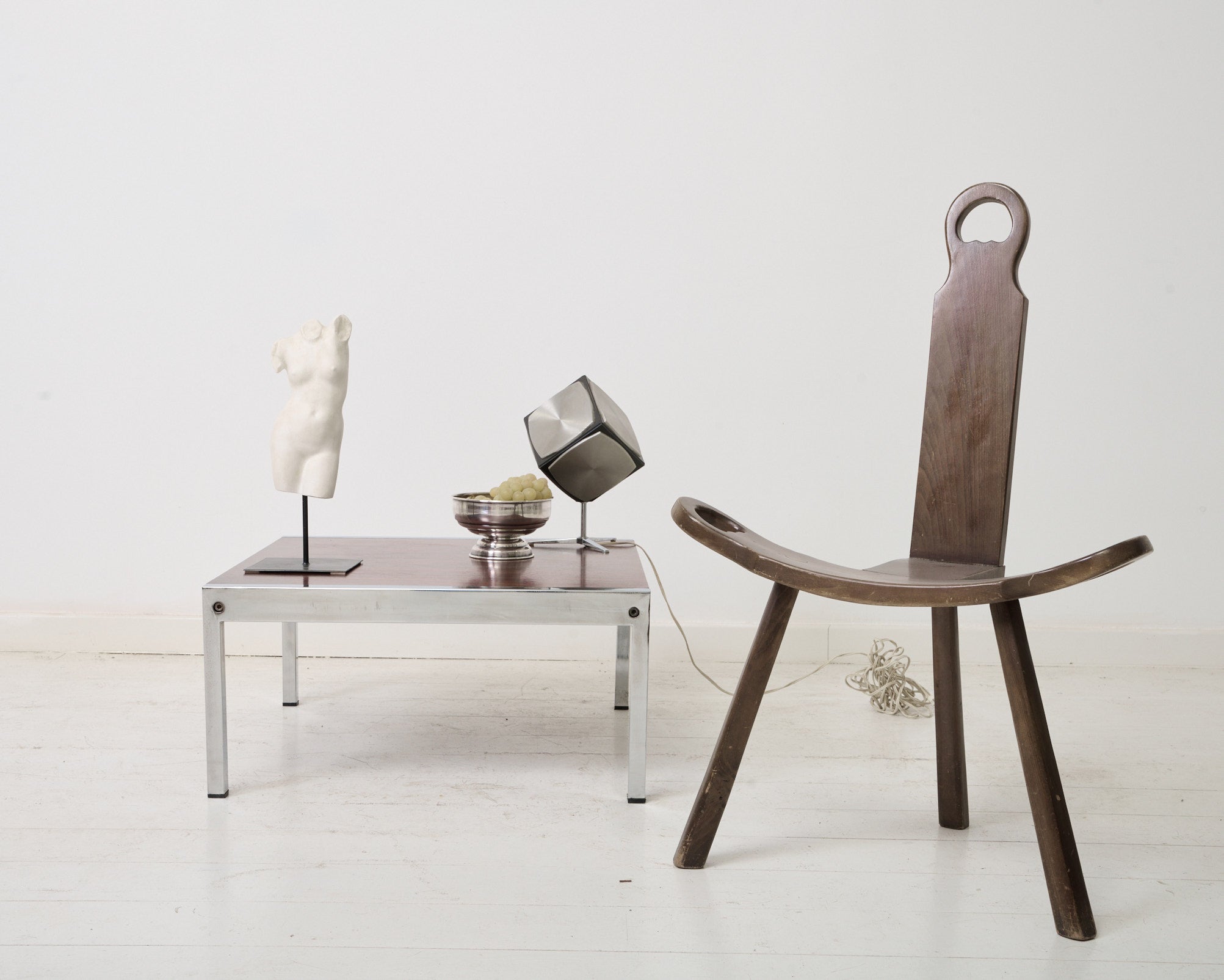 Chaise tripode brutaliste, 1970s