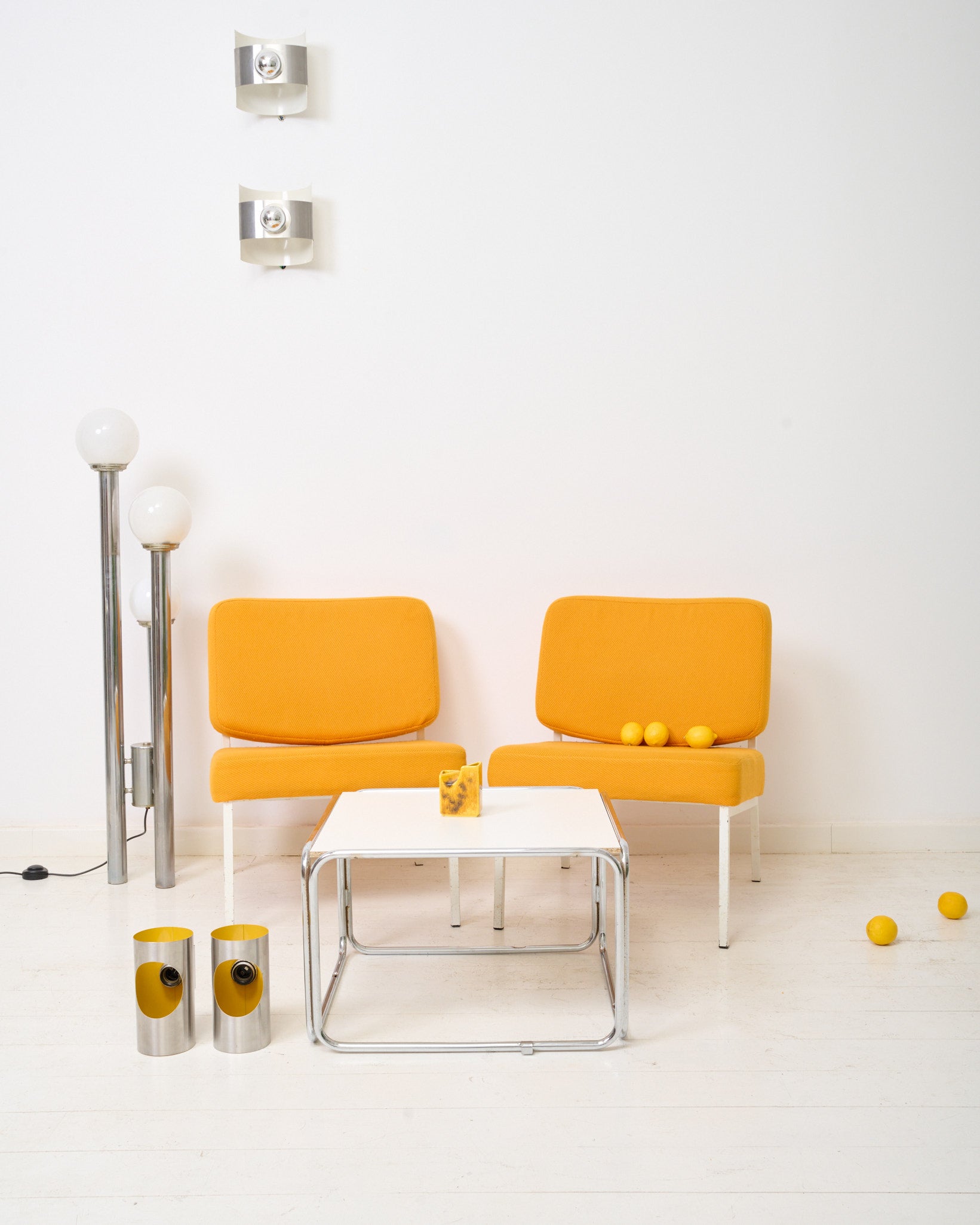 Deux fauteuils jaune des années 70