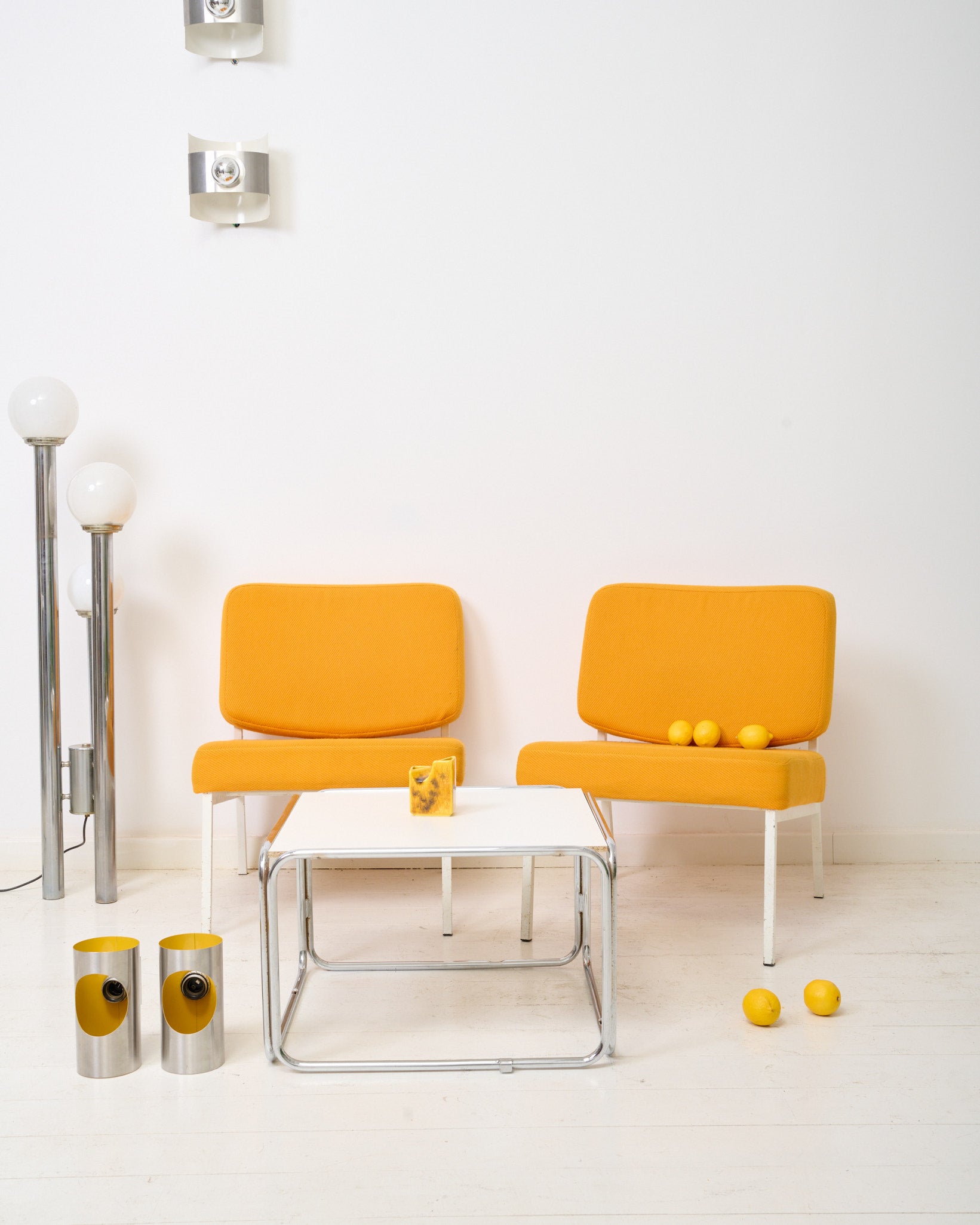 Deux fauteuils jaune des années 70