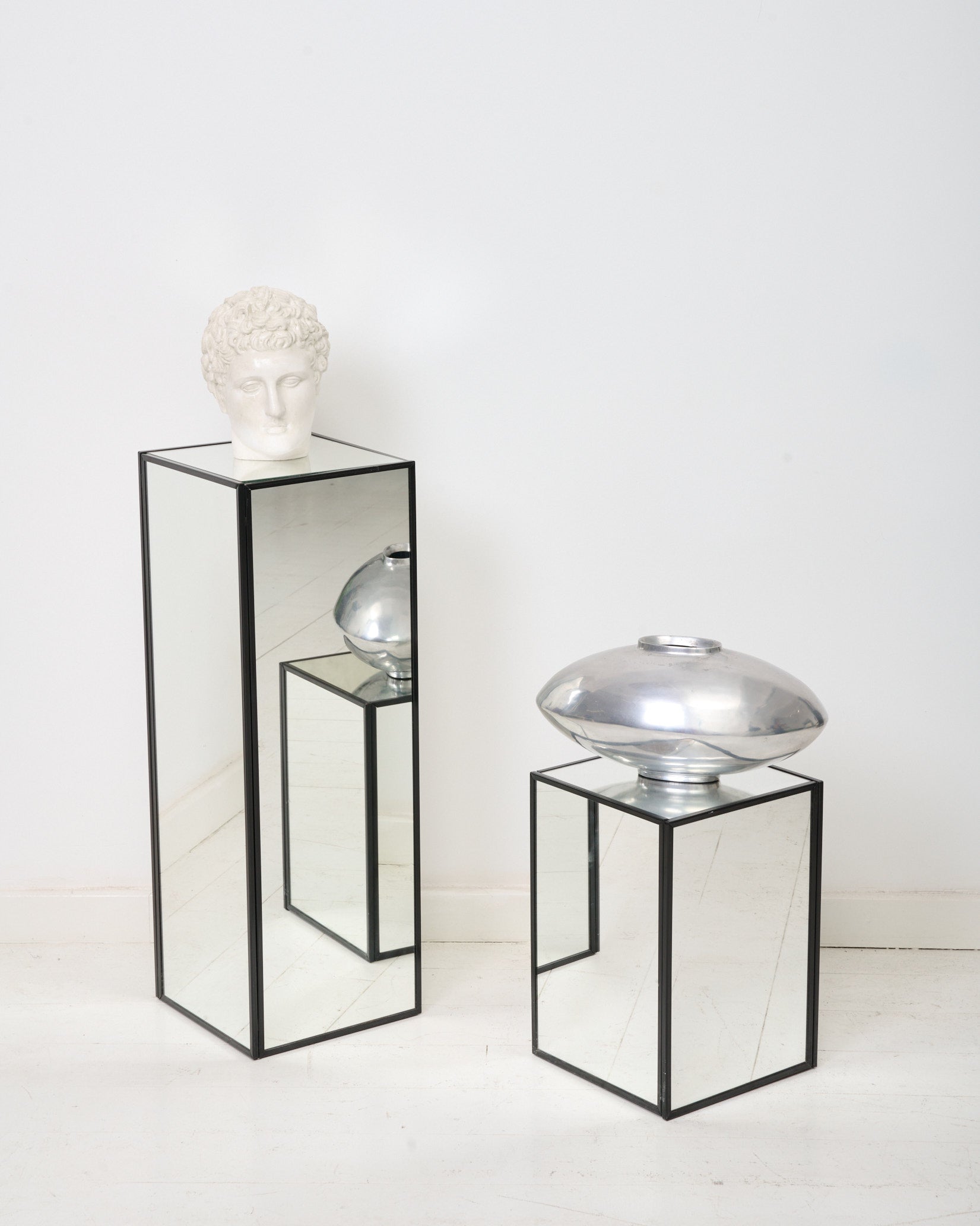 Duo de colonnes miroir, 1990s