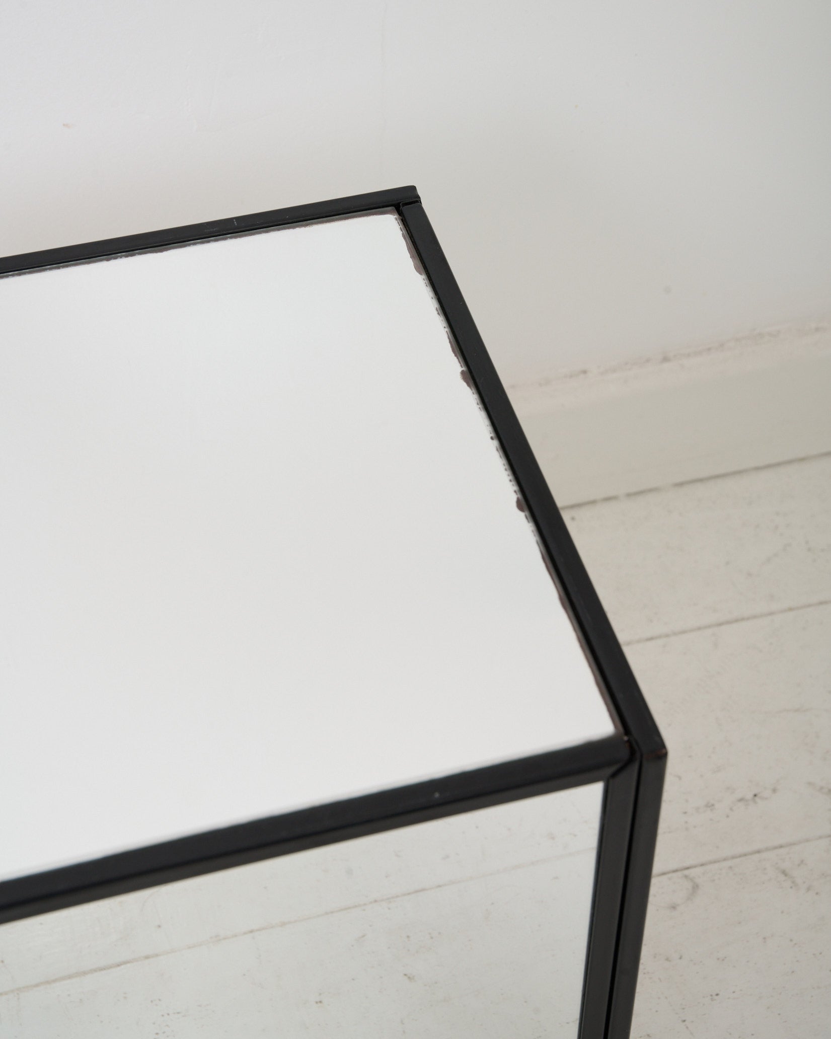 Duo de colonnes miroir, 1990s
