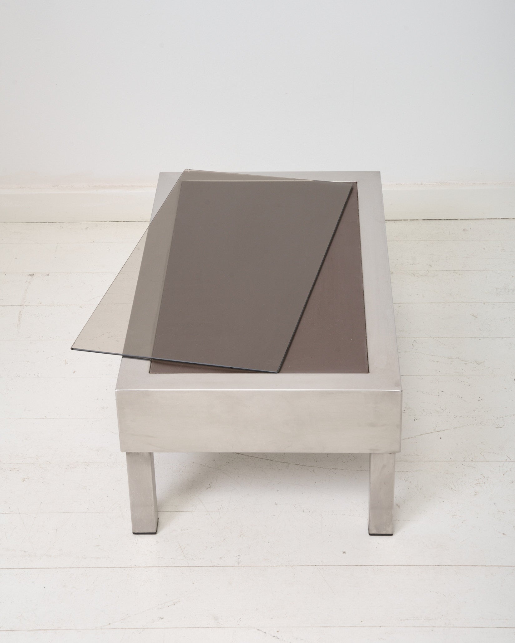 Ensemble table basse et desserte en acier brossé, 1980s