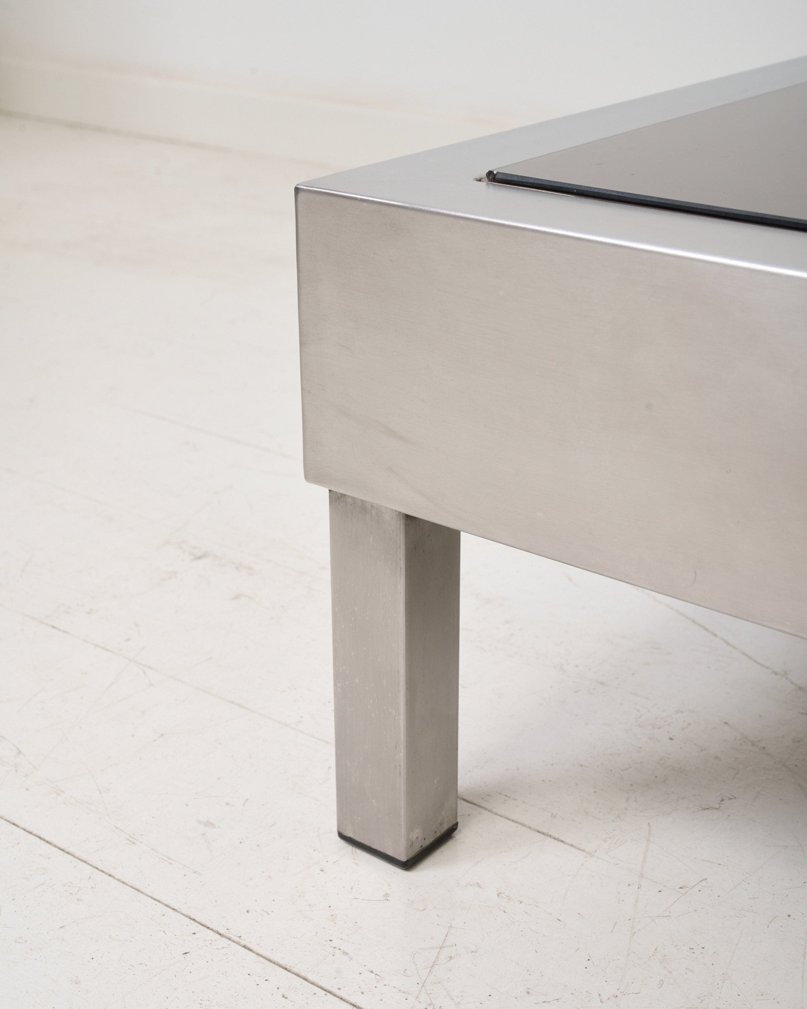 Ensemble table basse et desserte en acier brossé, 1980s