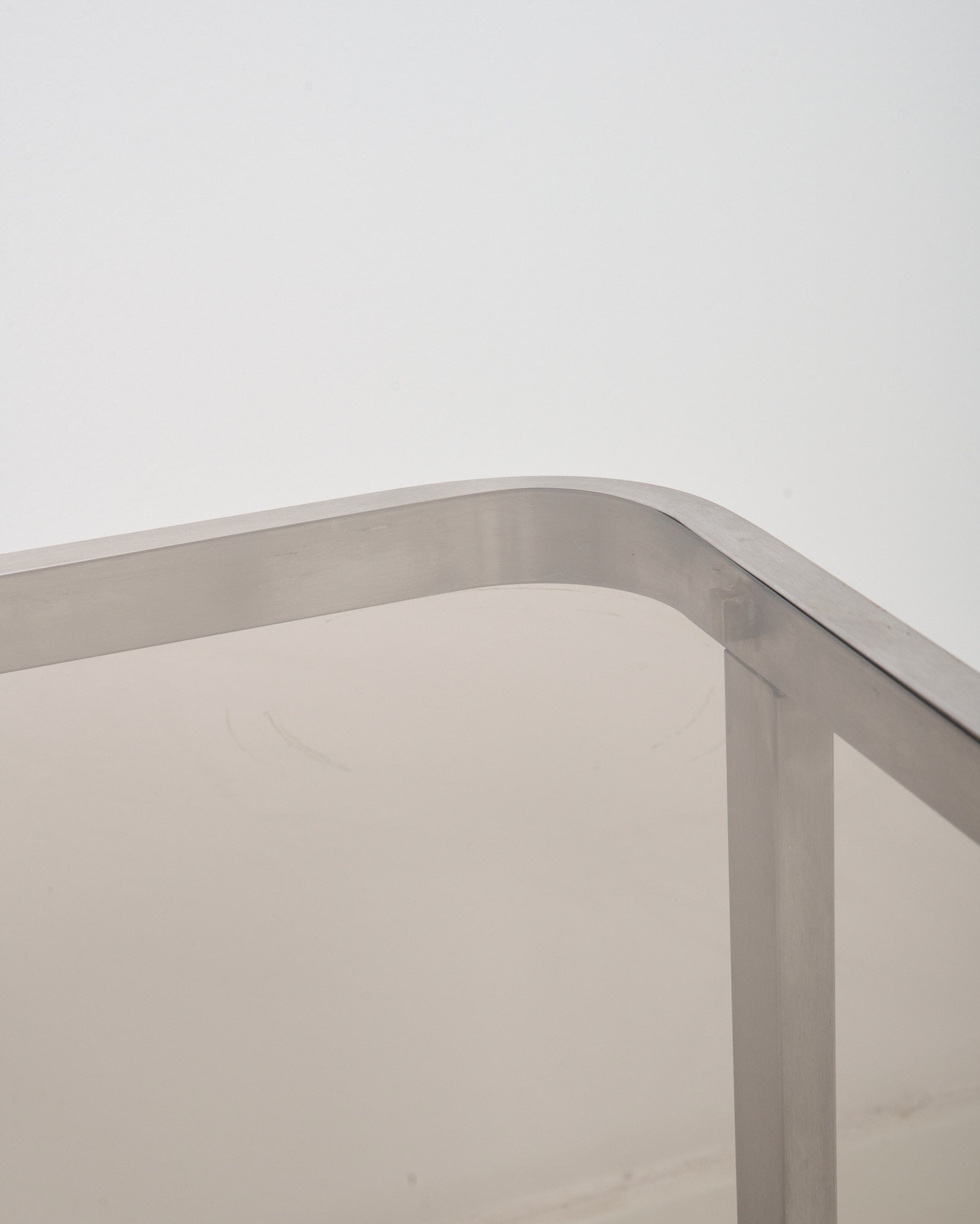 Ensemble table basse et desserte en acier brossé, 1980s