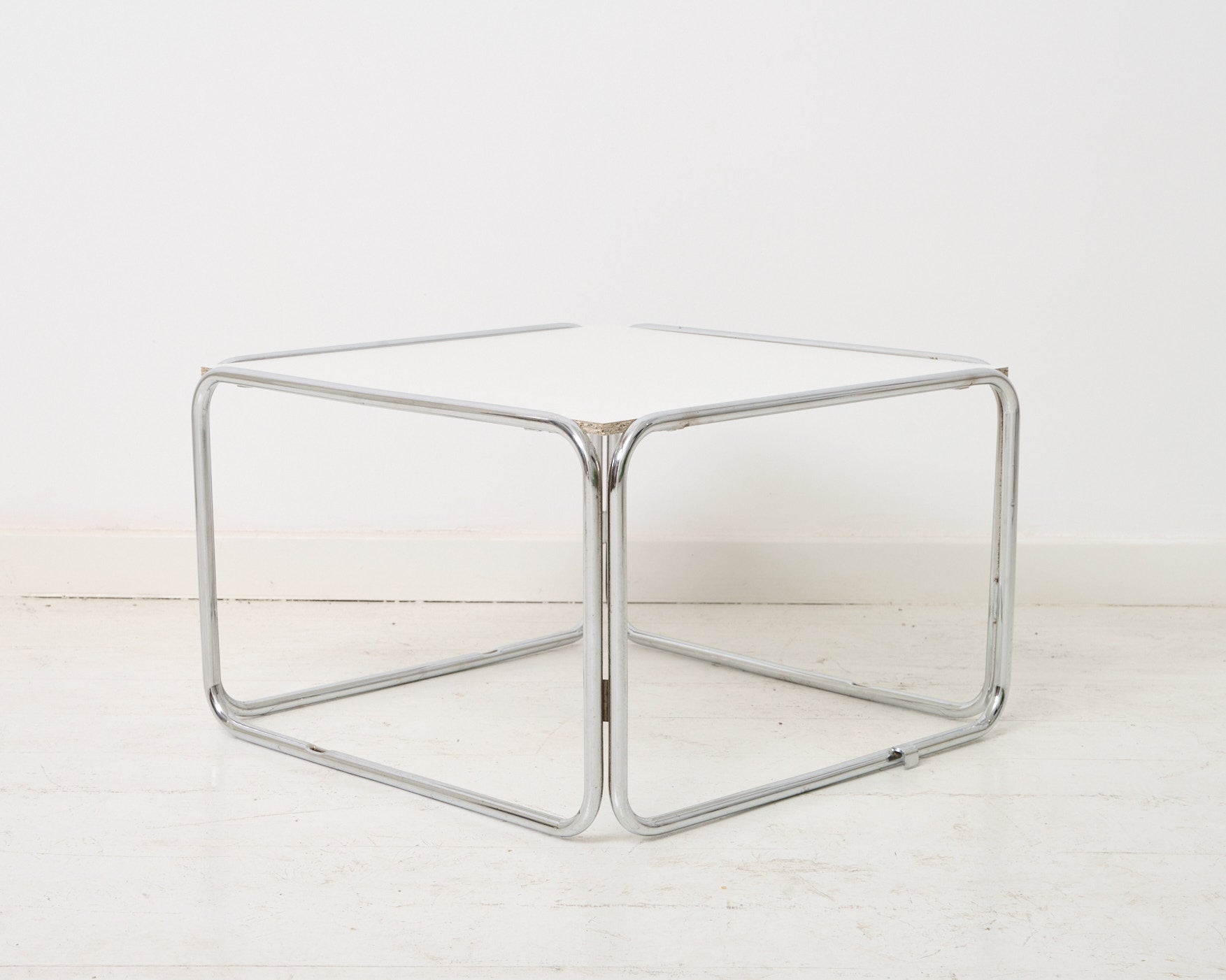 Table basse tubulaire, 1970s