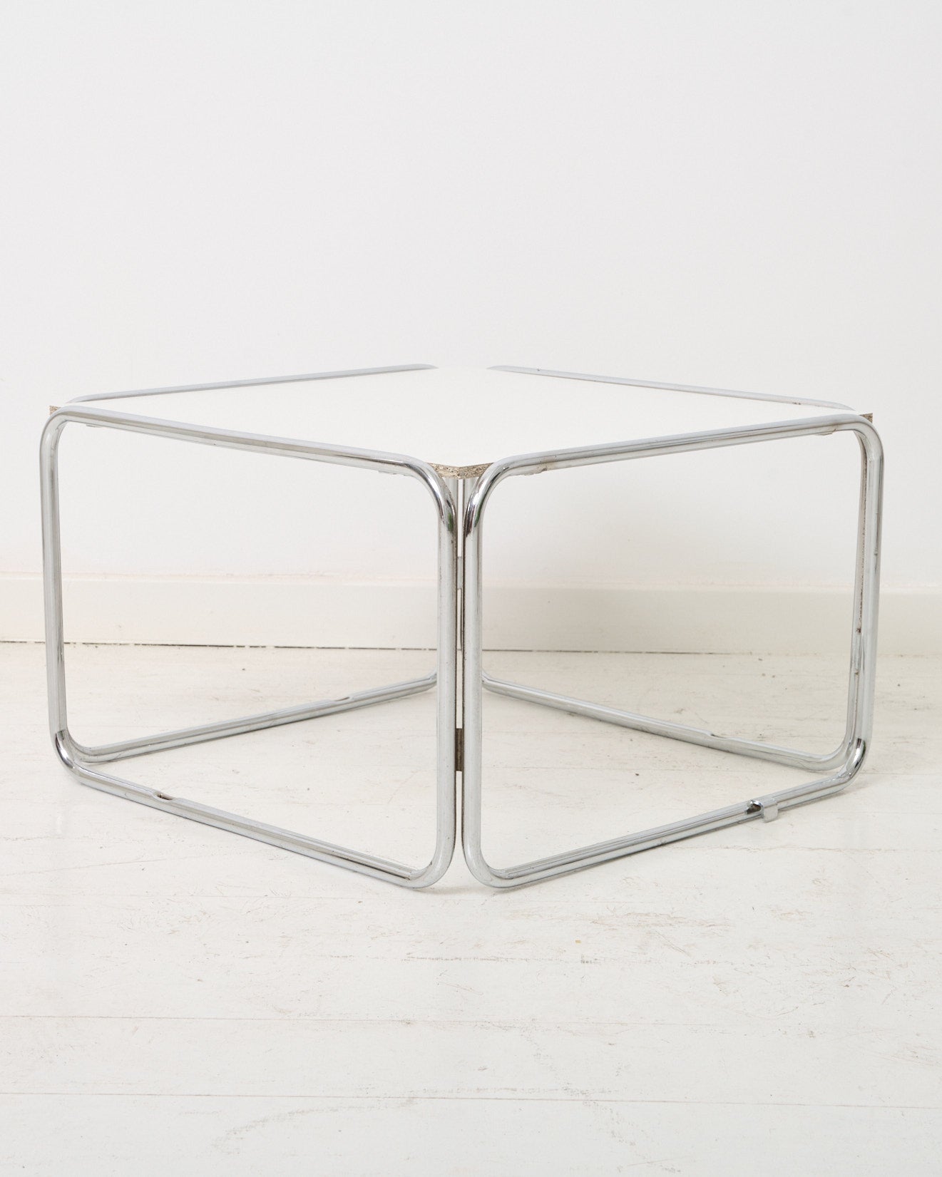 Table basse tubulaire, 1970s