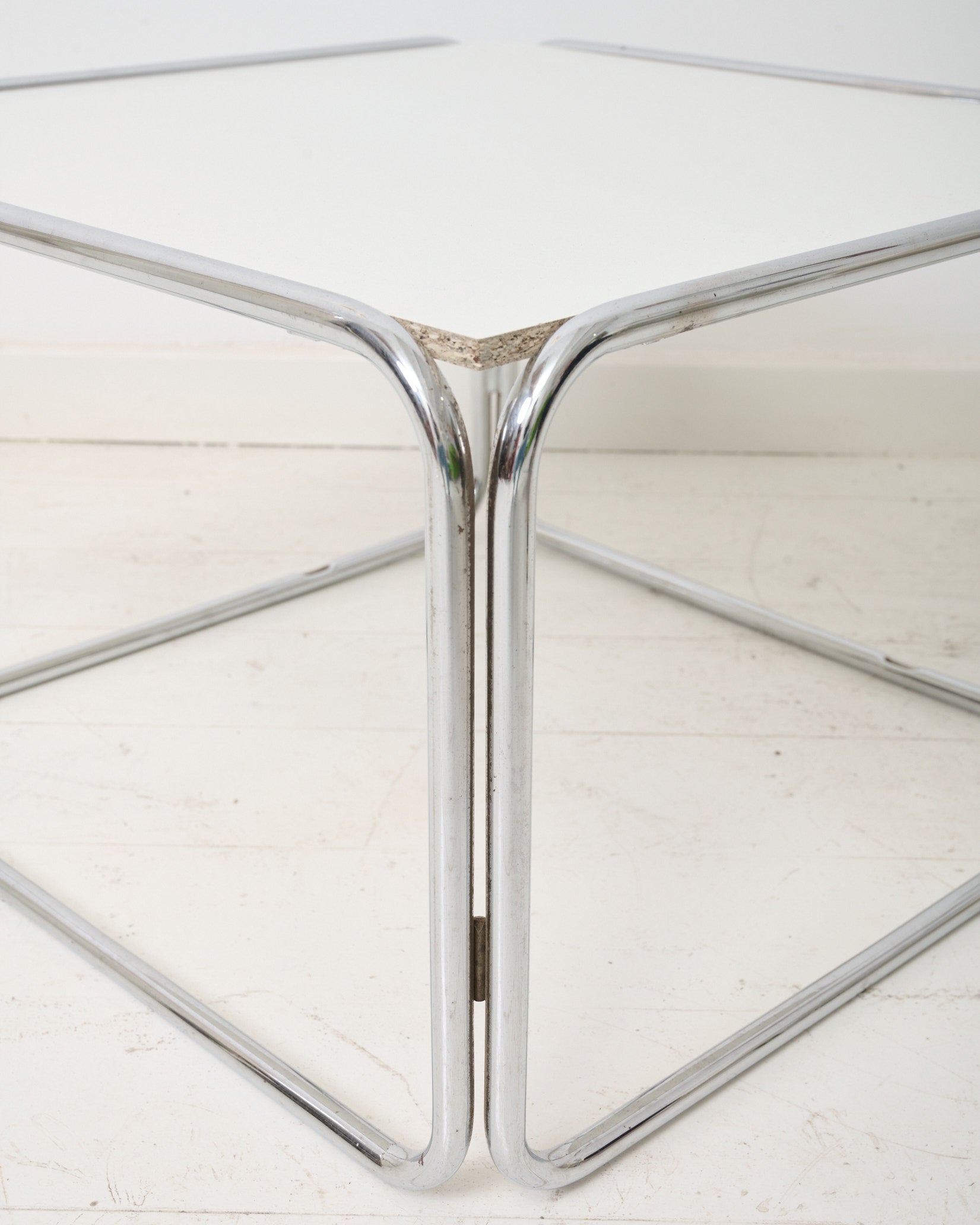 Table basse tubulaire, 1970s