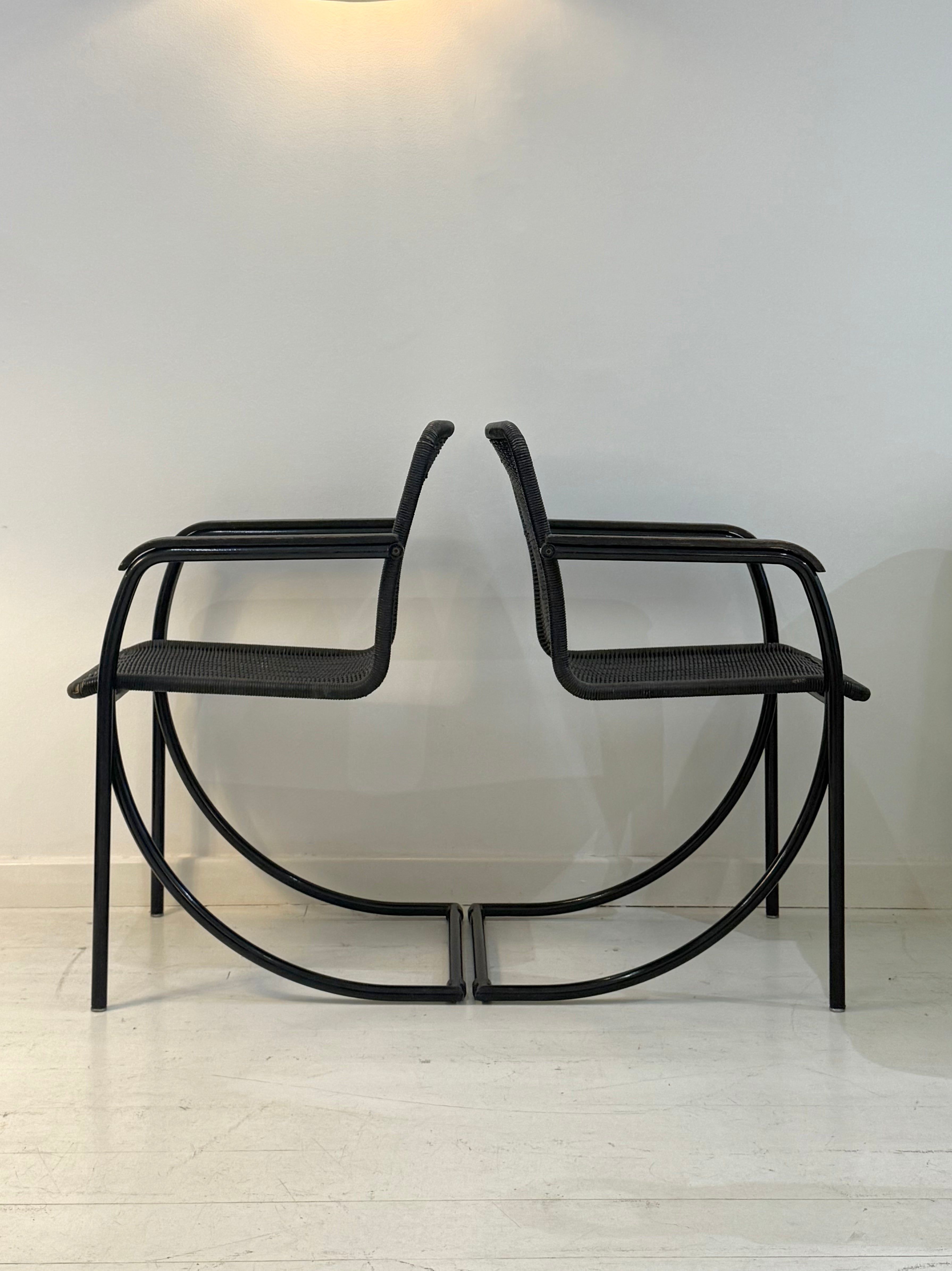 Fauteuil en osier et métal noir, Memphis, 1980s