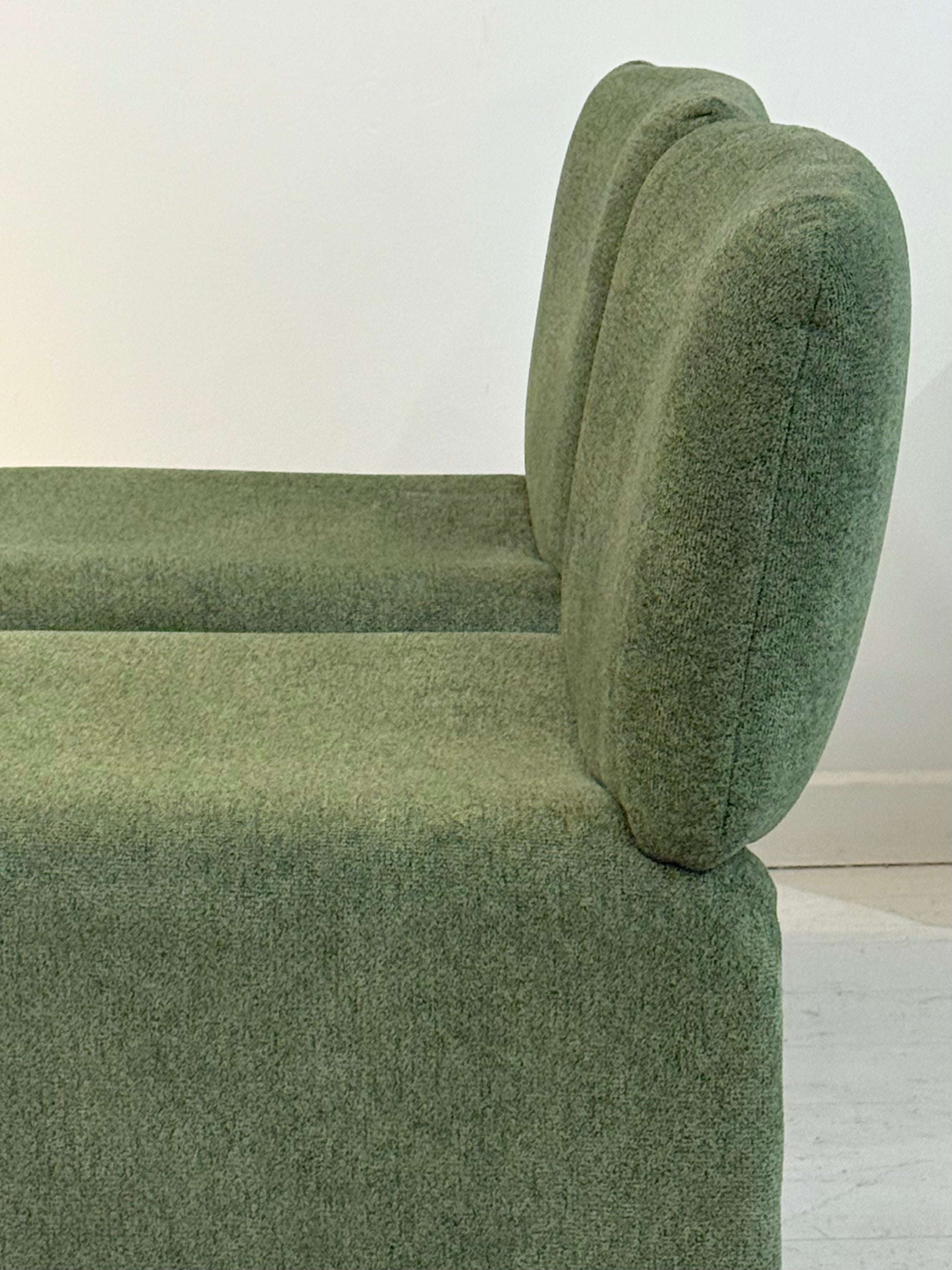 Chauffeuse verte en velours, 1970s