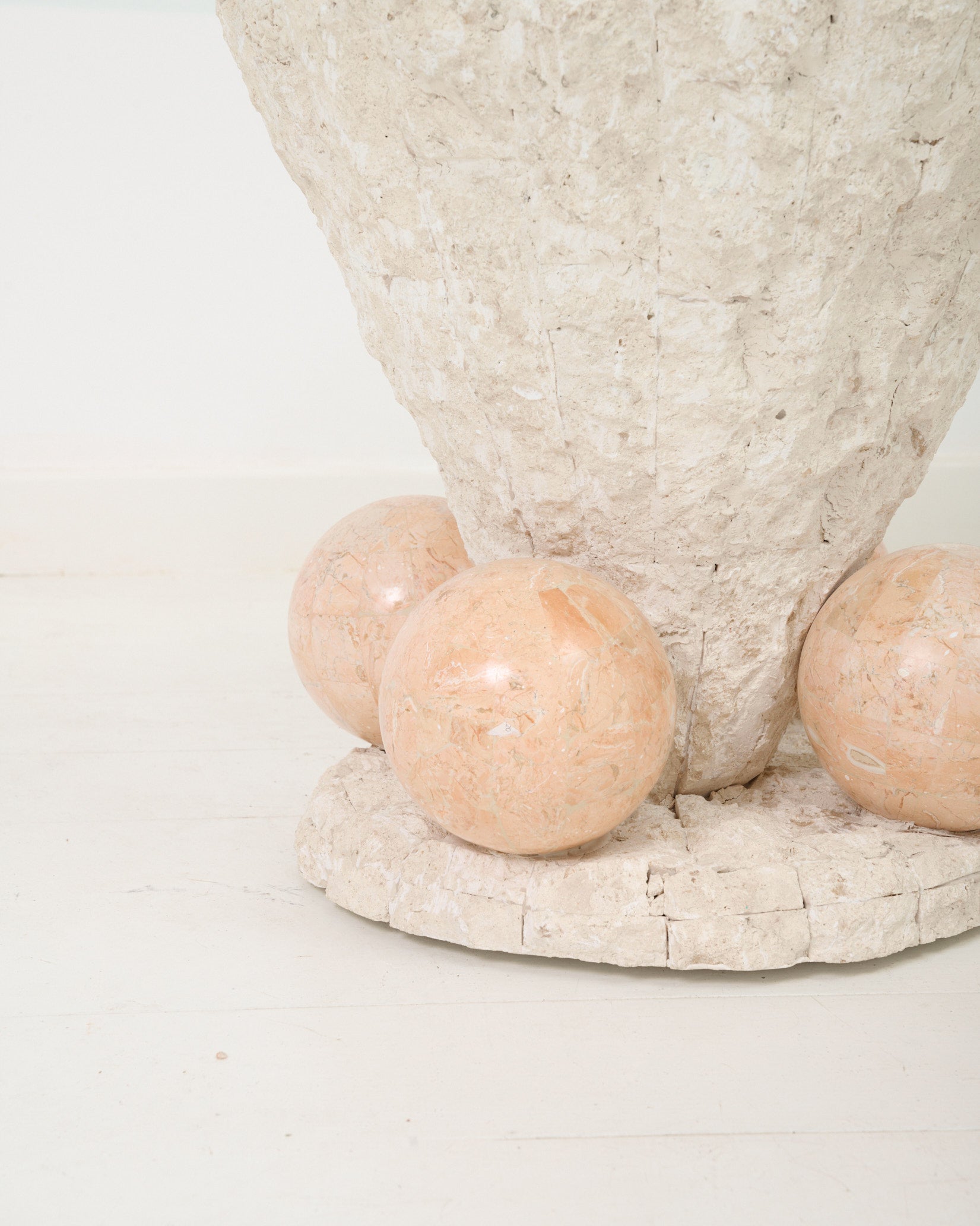 Table basse ronde en verre et pierre, 1970s