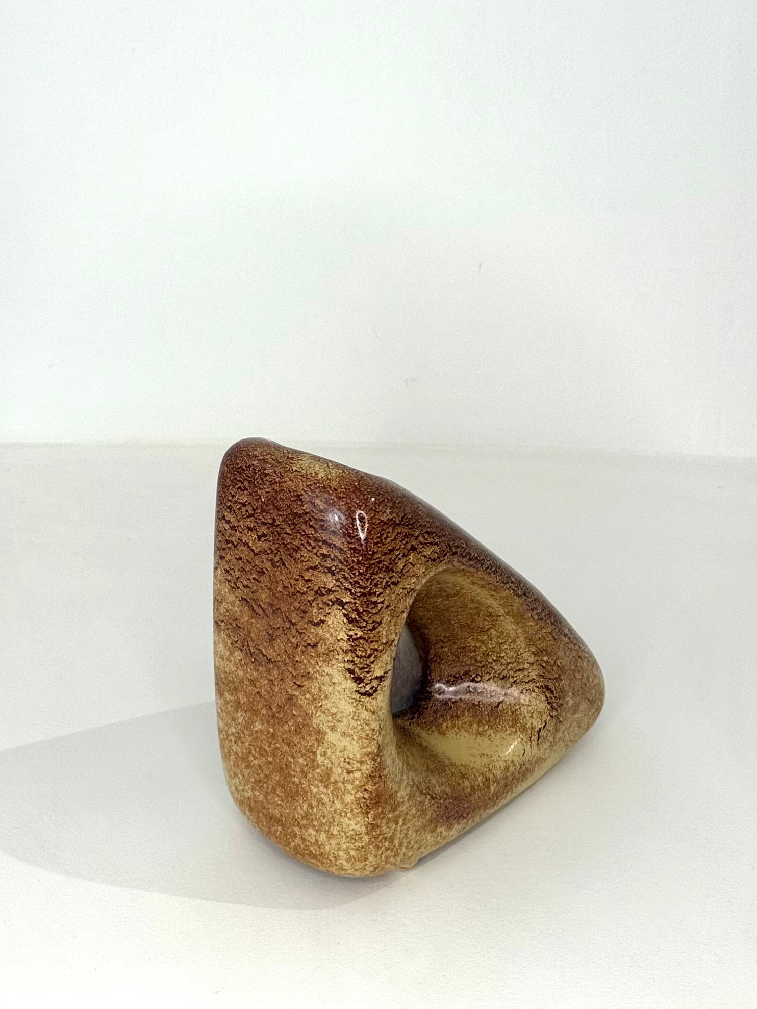 Vase sculptural par Roberto Rigon pour Bertoncello, forme triangle, 1970s