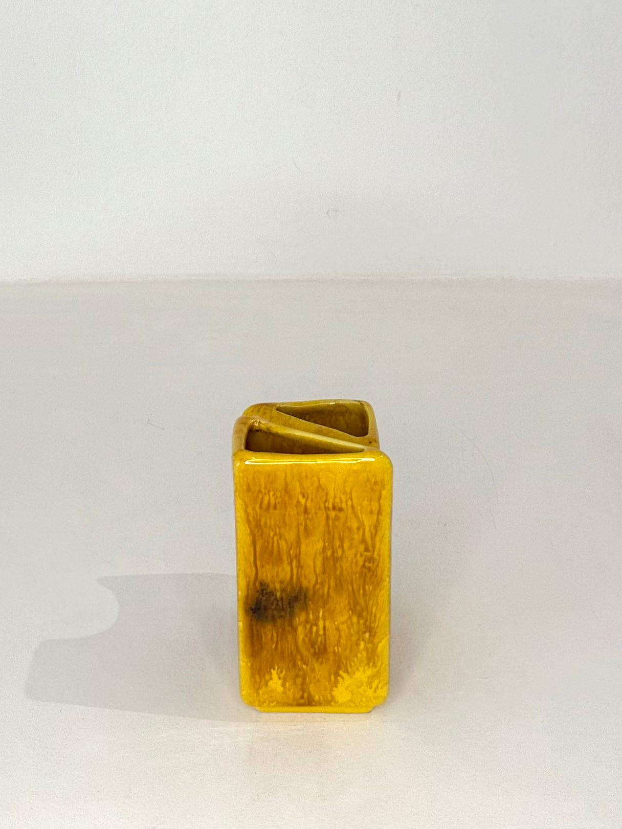 Double vase asymétrique jaune, Bertoncello, 1970s