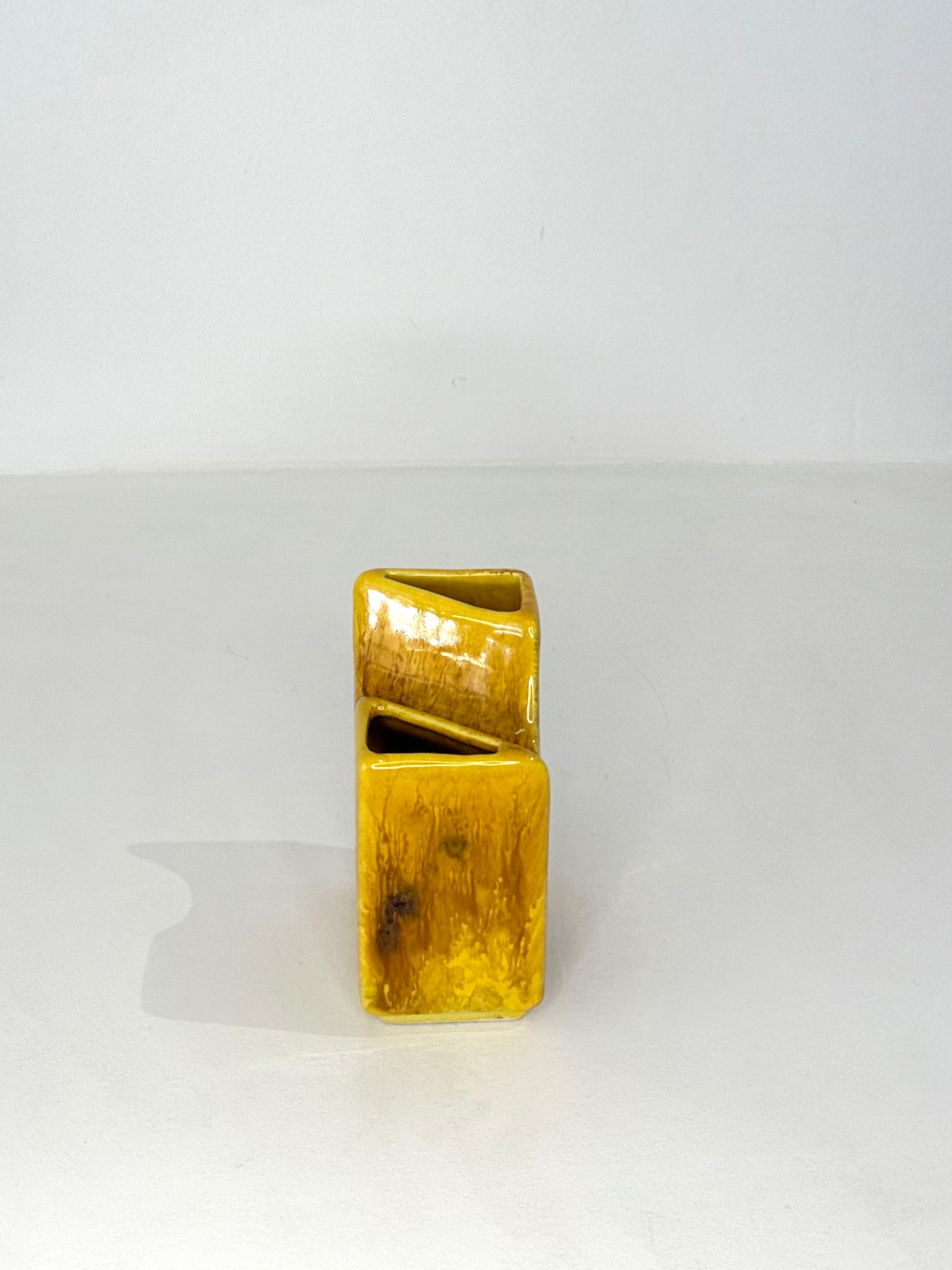 Double vase asymétrique jaune, Bertoncello, 1970s