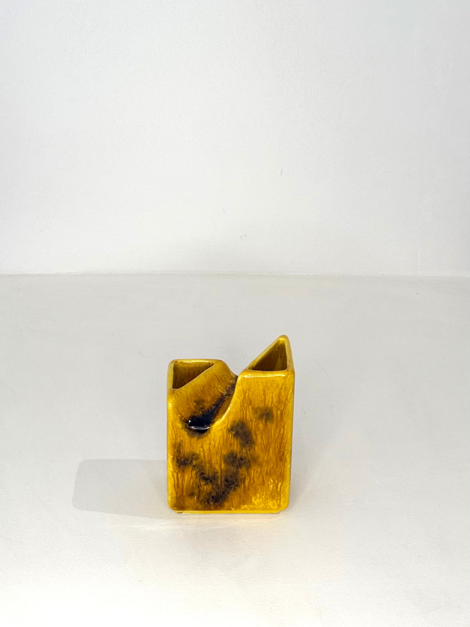 Double vase asymétrique jaune, Bertoncello, 1970s