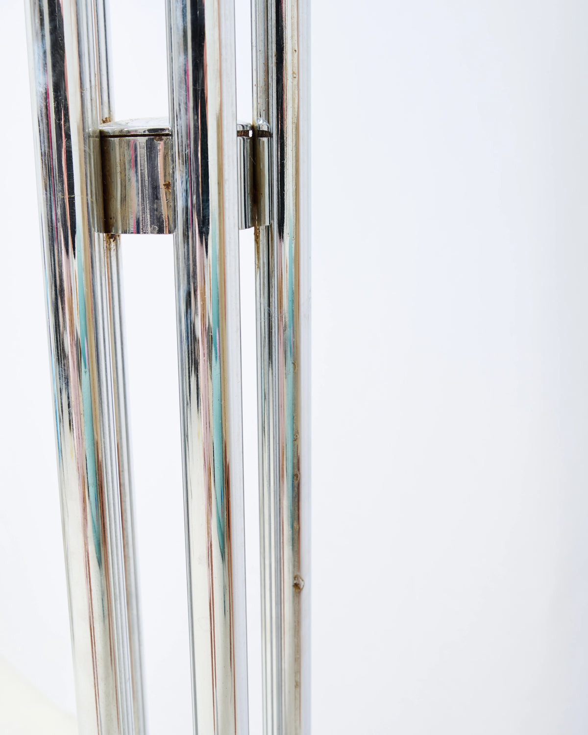 Porte-manteau en chrome et travertin, Italie, 1970s