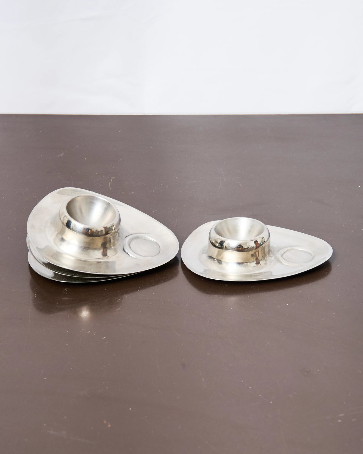 Coquetier triangulaire avec repose cuillère (1 sur 4), Space Age en inox, 1970s