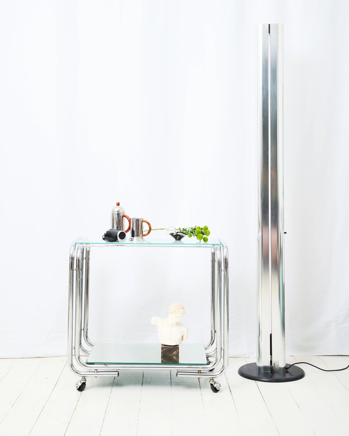 Desserte tubulaire en chrome, verre fumé et miroir, Italie, 1970s