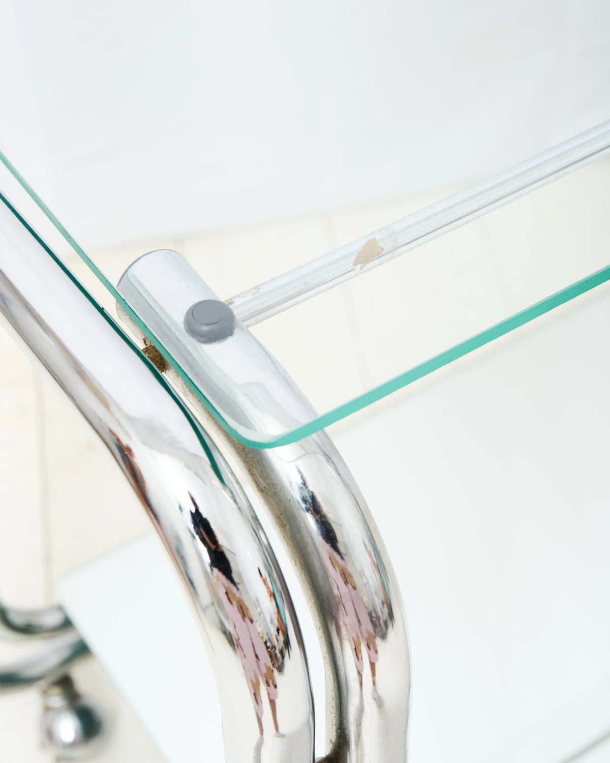 Desserte tubulaire en chrome, verre fumé et miroir, Italie, 1970s