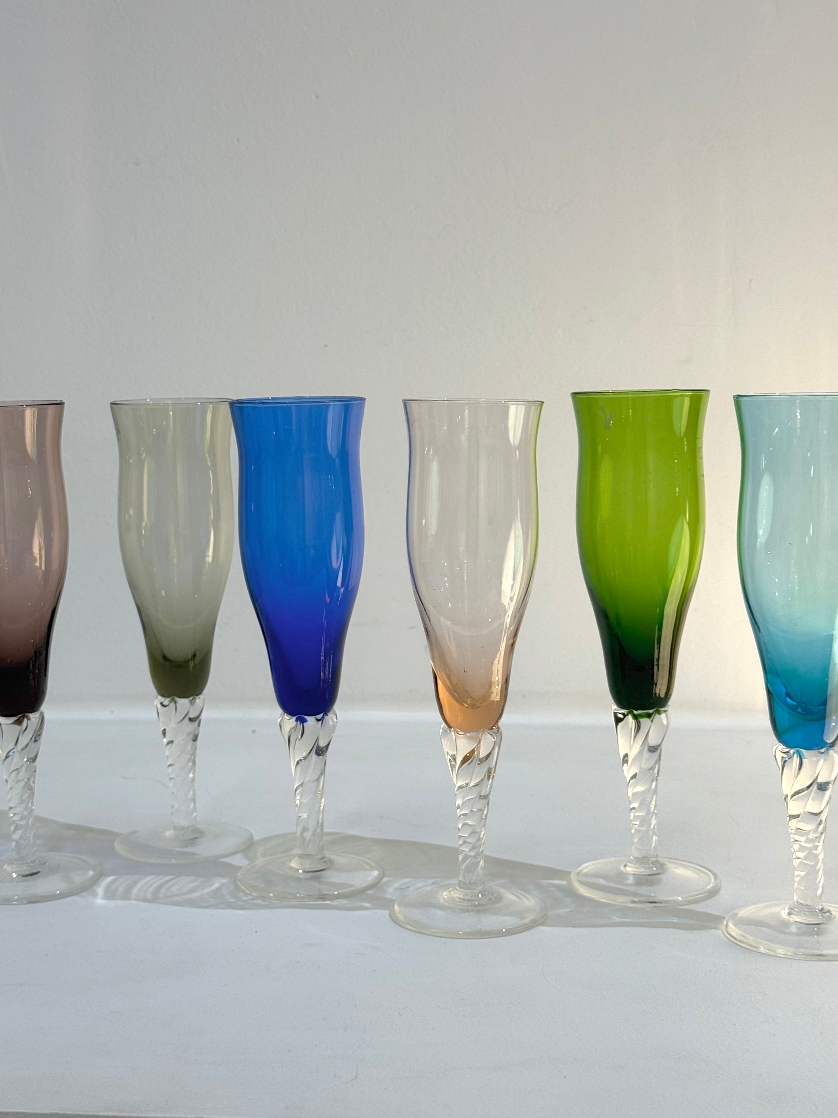 Six flûtes à champagne multicolores en verre de Murano, 1970s