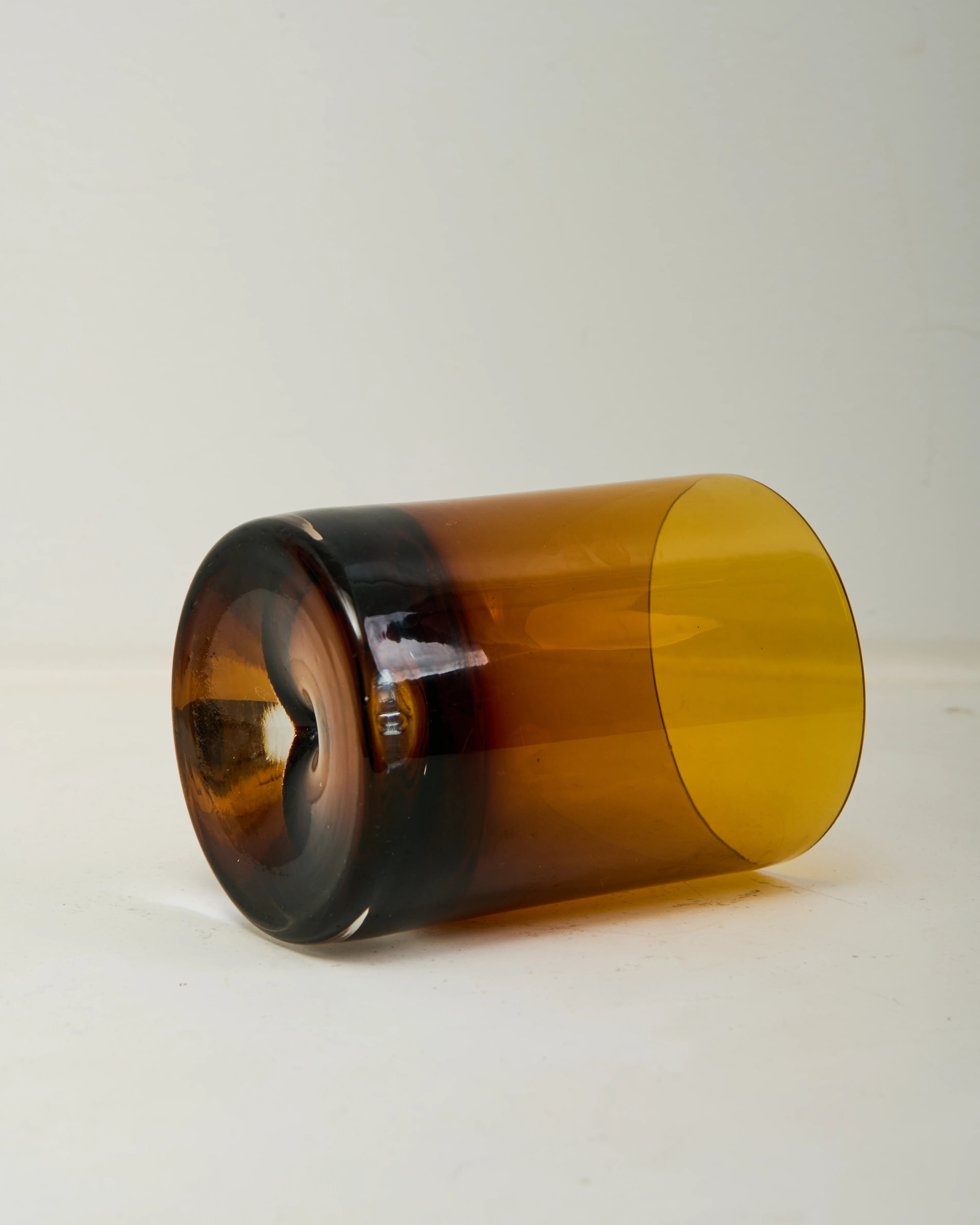 Vase scandinave ambré "Goutte", 1970s