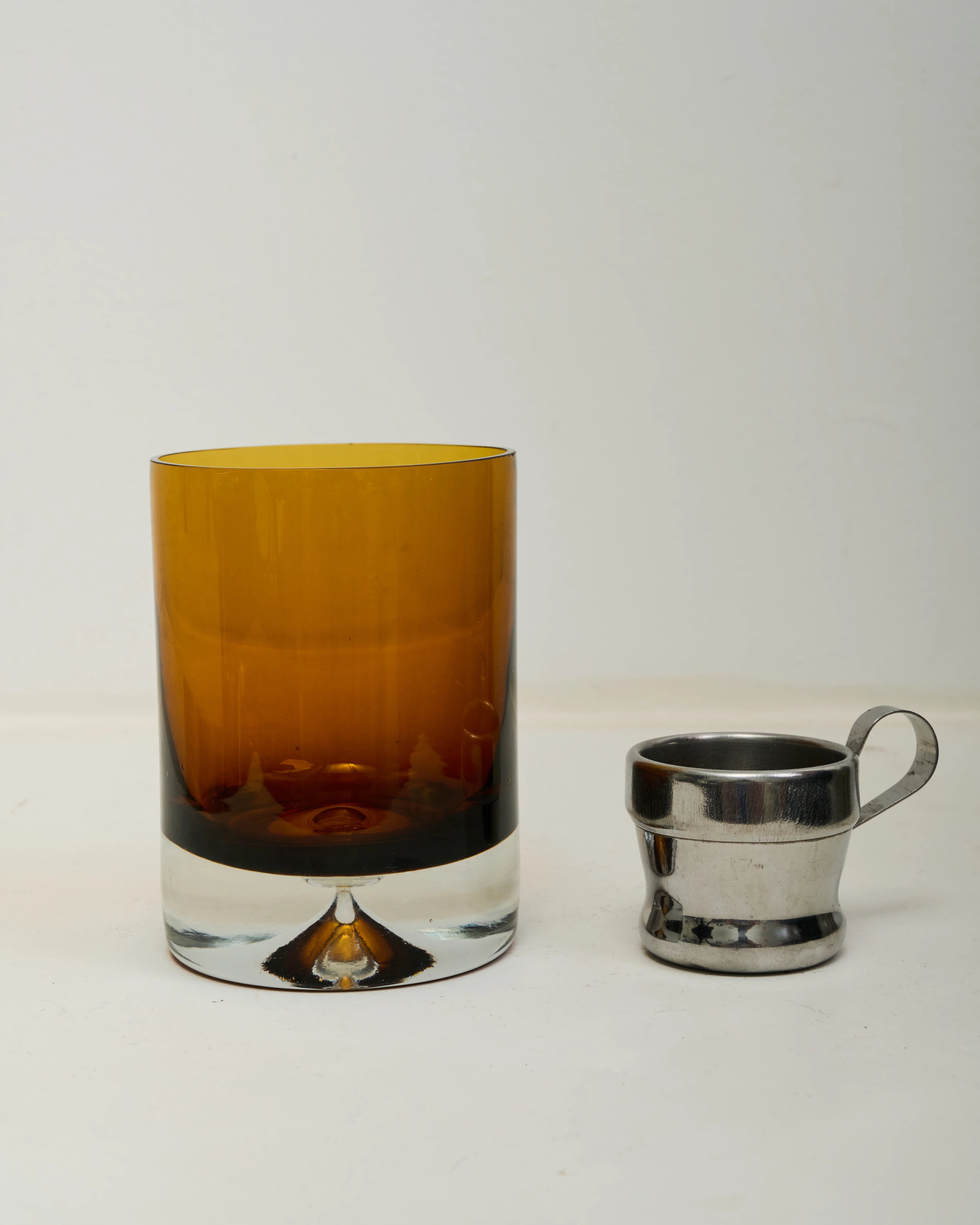 Vase scandinave ambré "Goutte", 1970s