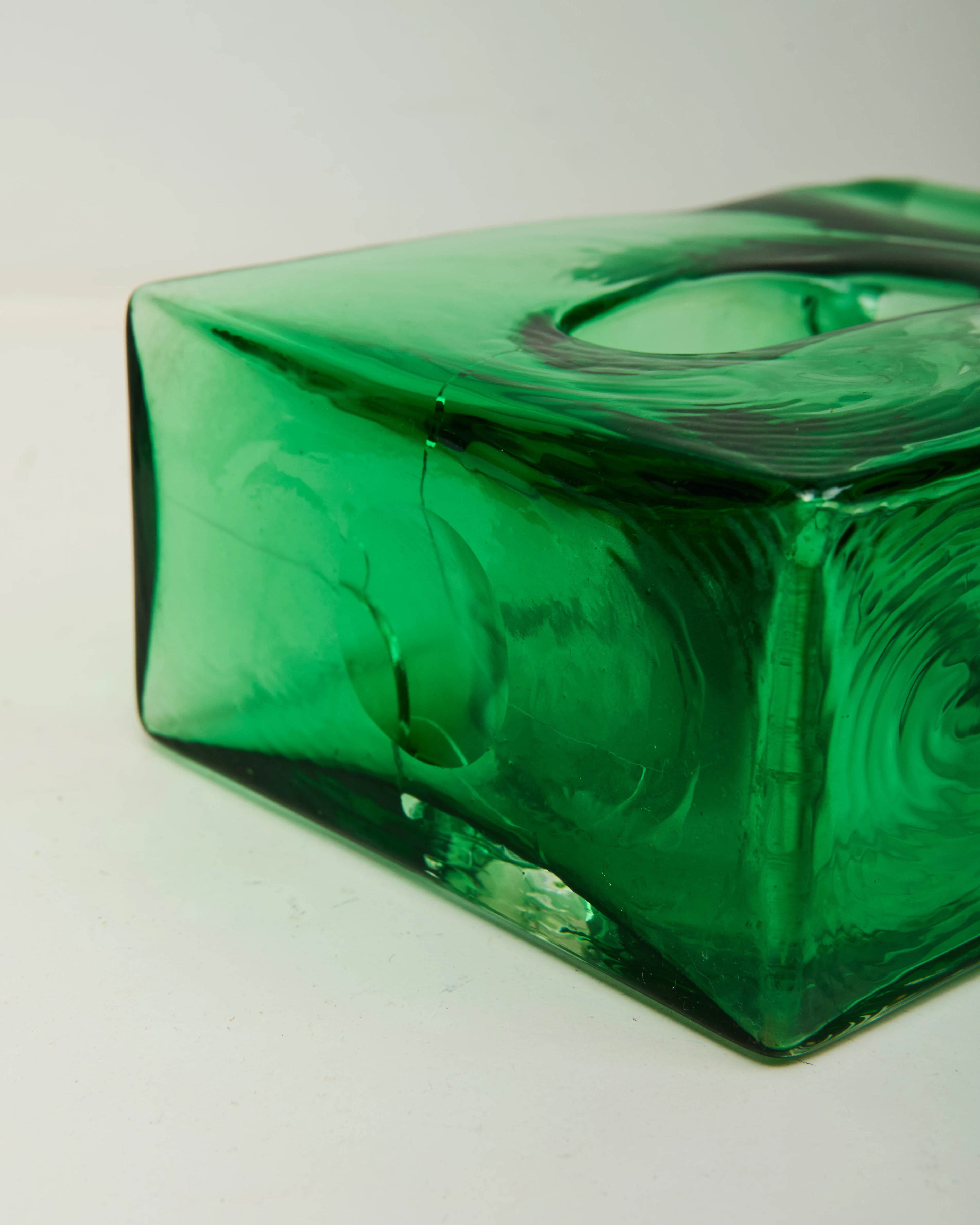 Vase bullé vert ajouré "Arc de Triomphe", 1970s