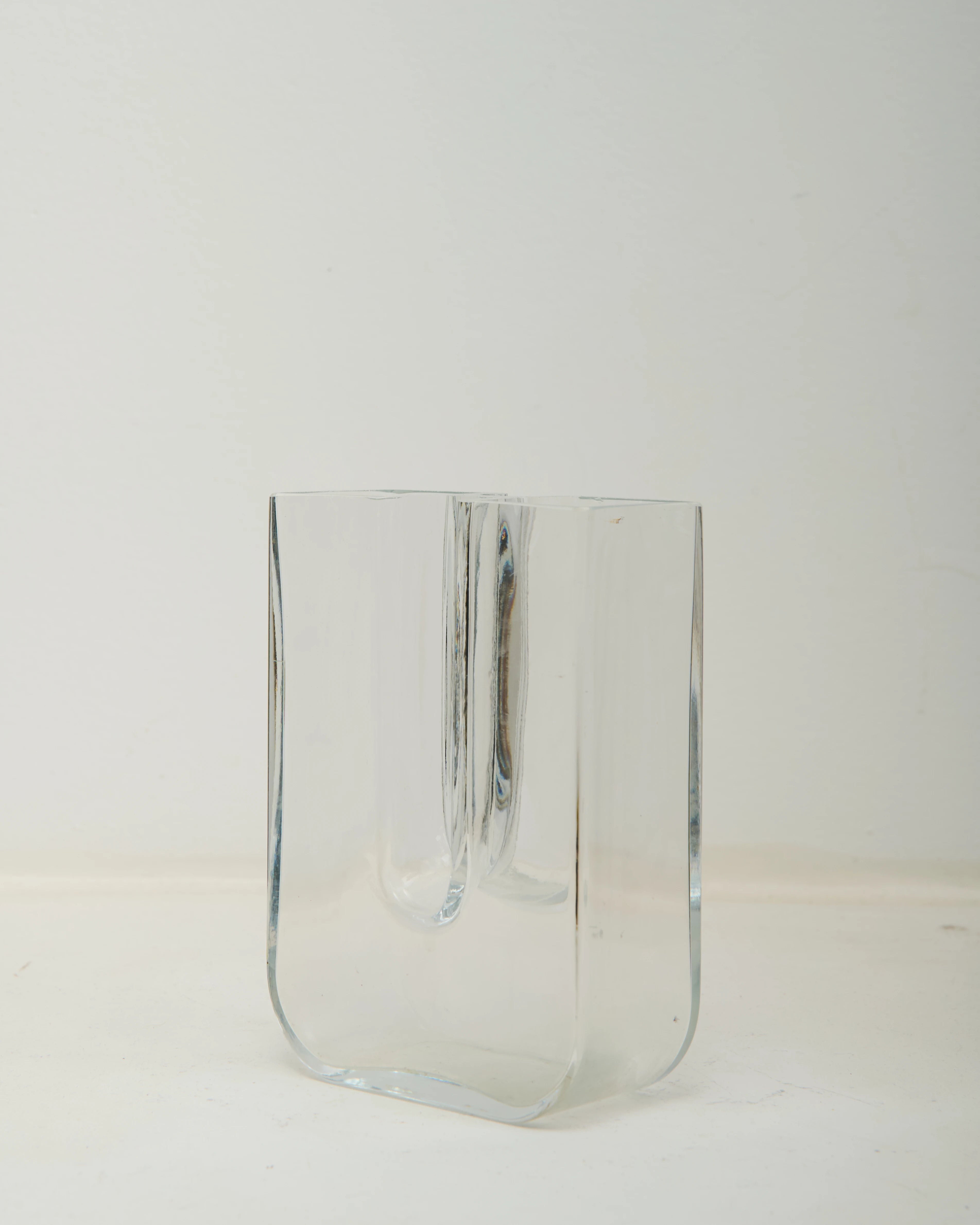 Vase en verre transparent « U », 1970s