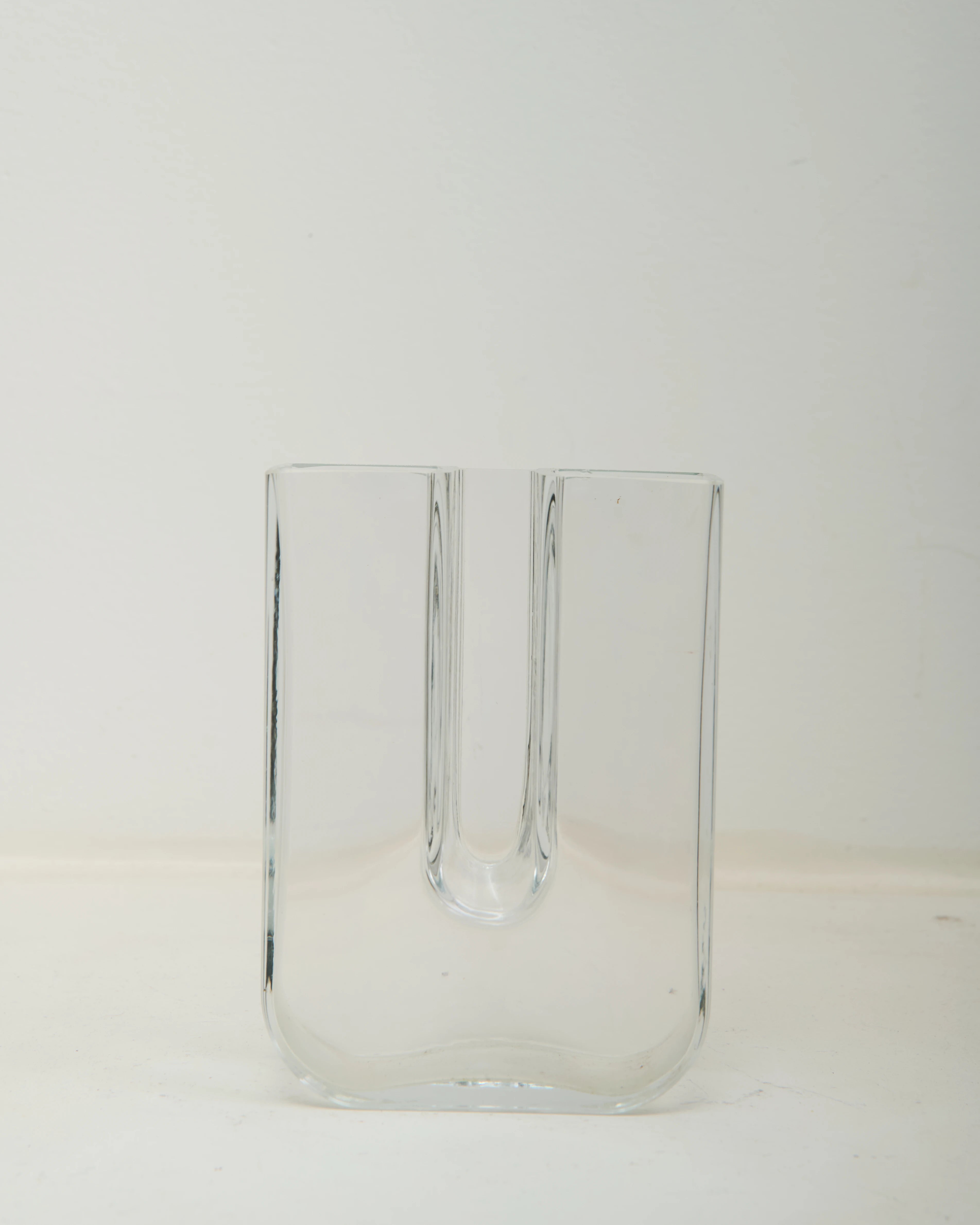Vase en verre transparent « U », 1970s