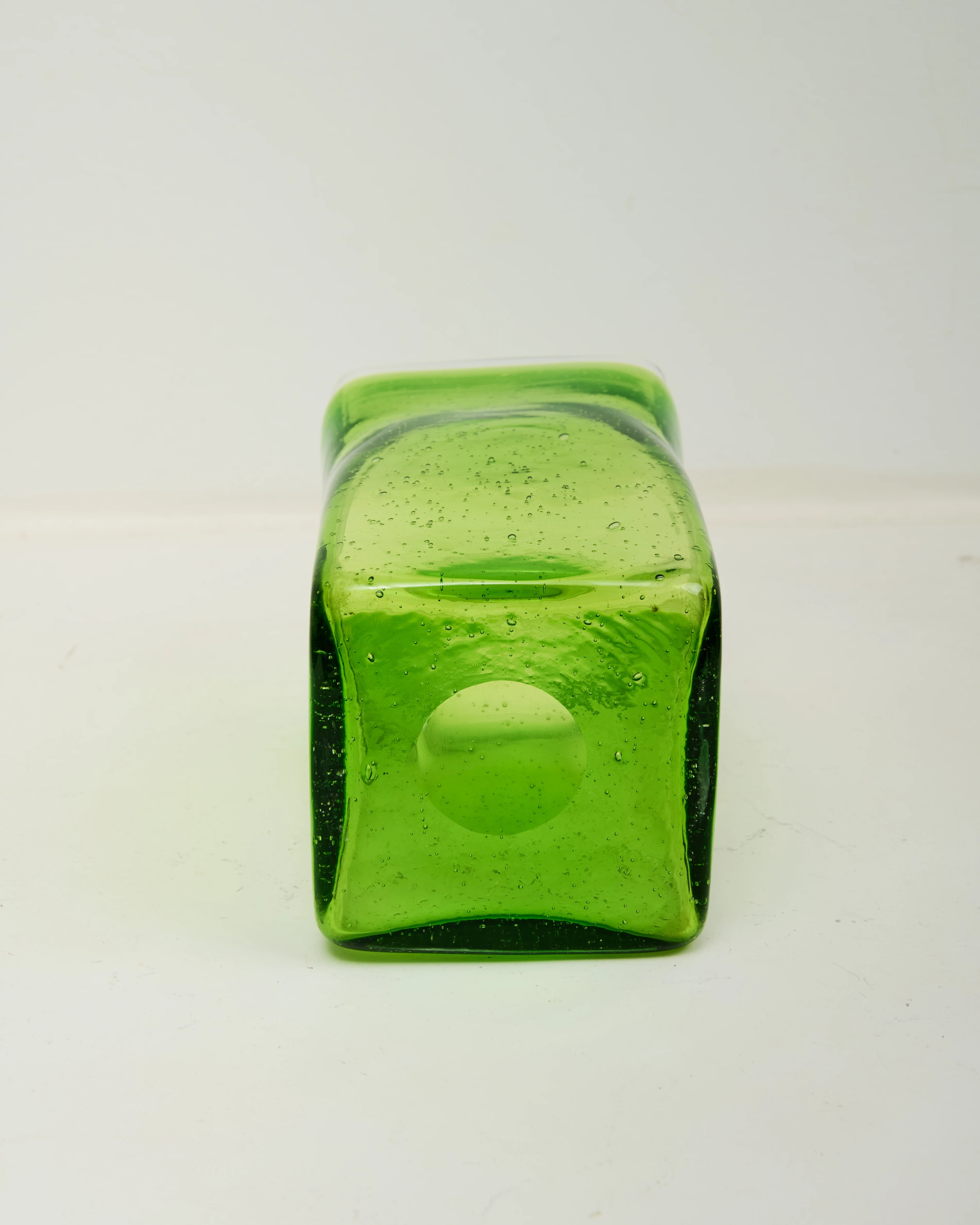 Vase carré en verre bullé vert et transparent, 1970s