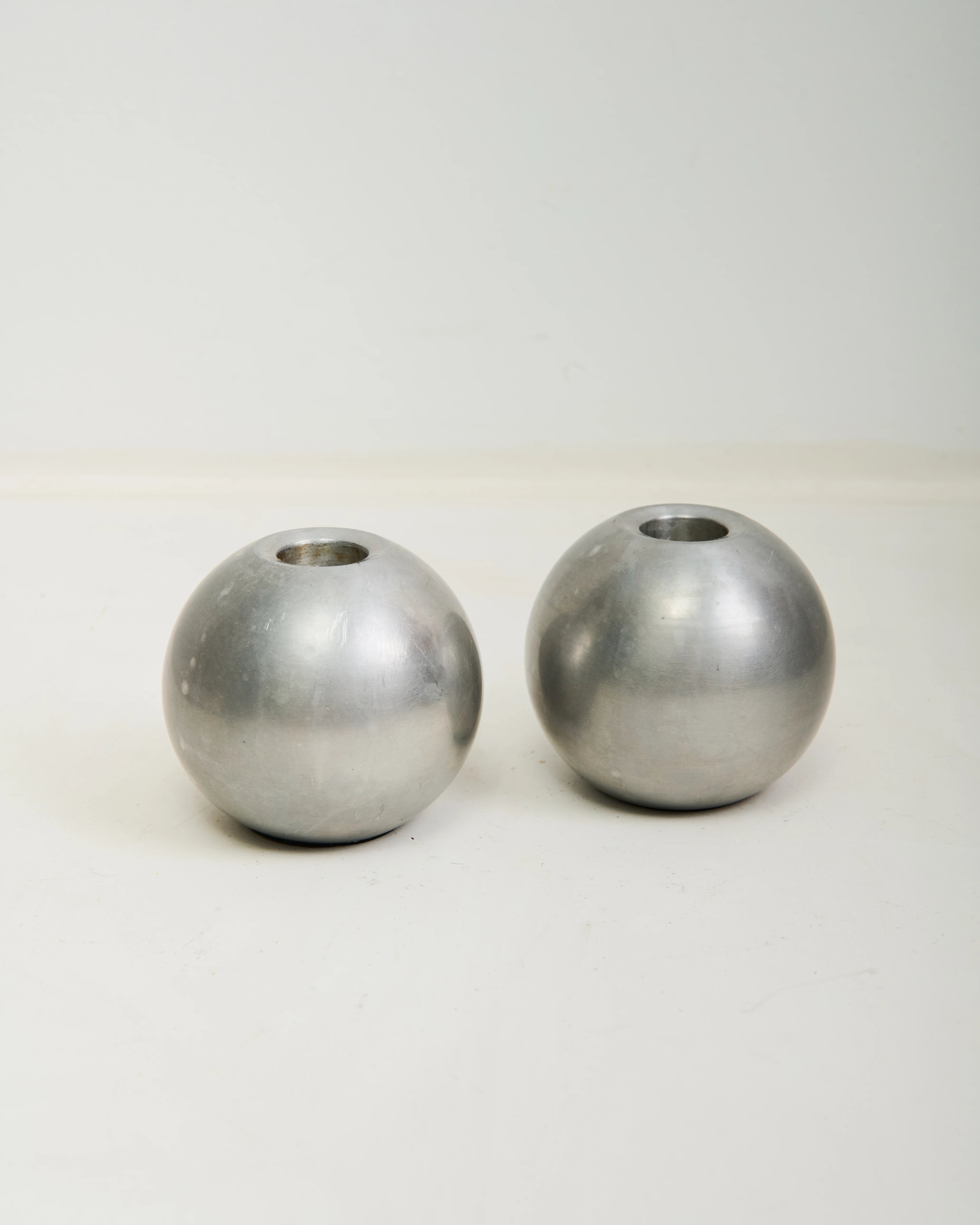 Paire de bougeoirs "Boule", métal brossé, Ikea, 1990s